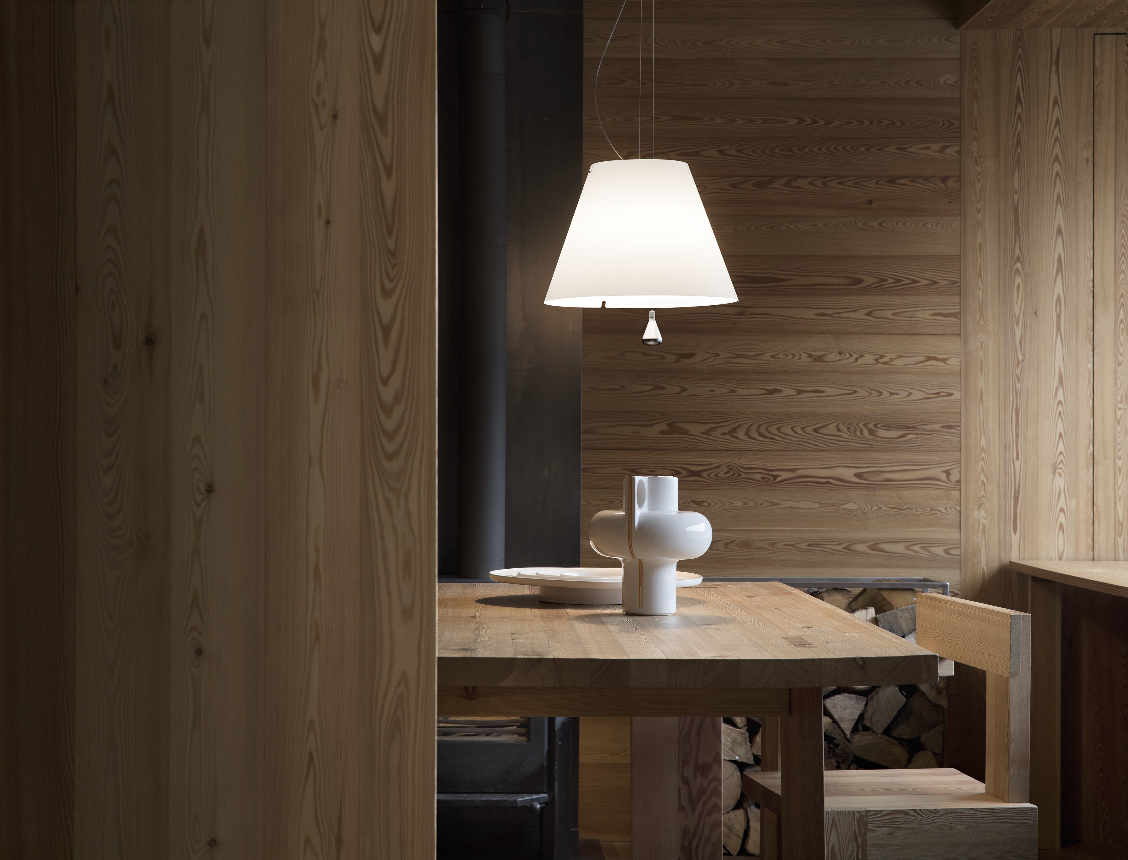 Závesná lampa COSTANZA čierna