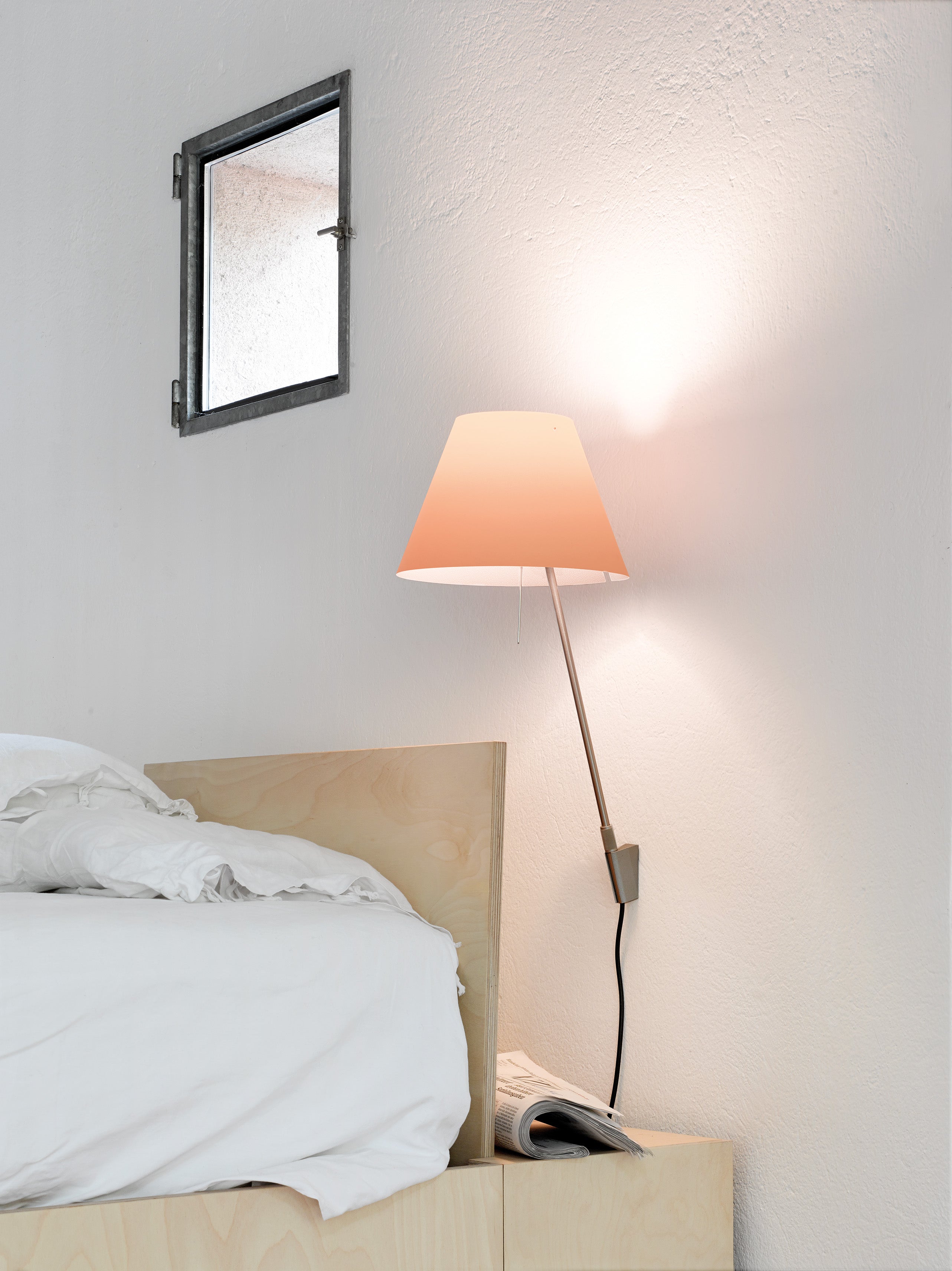 Costanzina black wall lamp