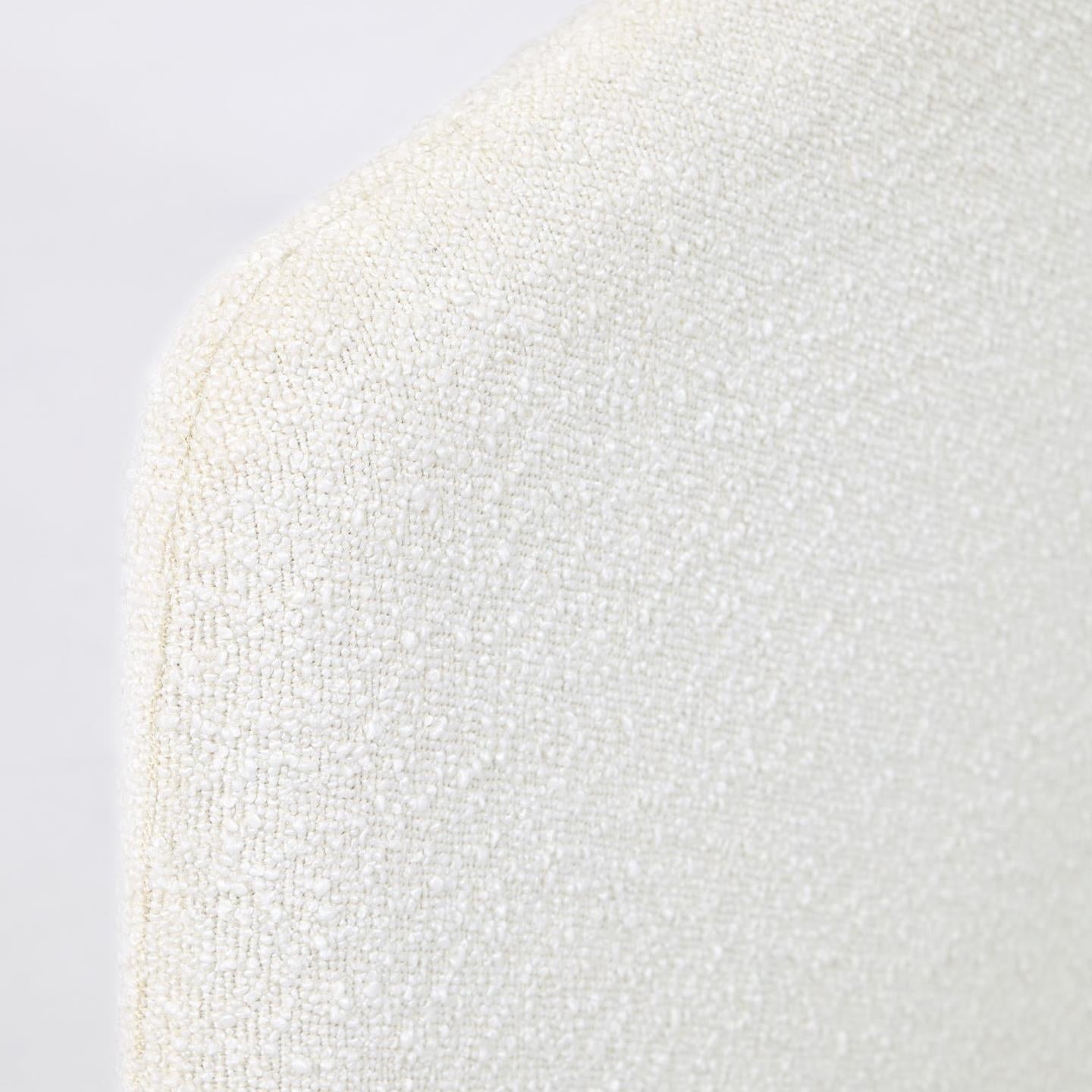 Łóżko DYLA biały boucle La Forma    Eye on Design