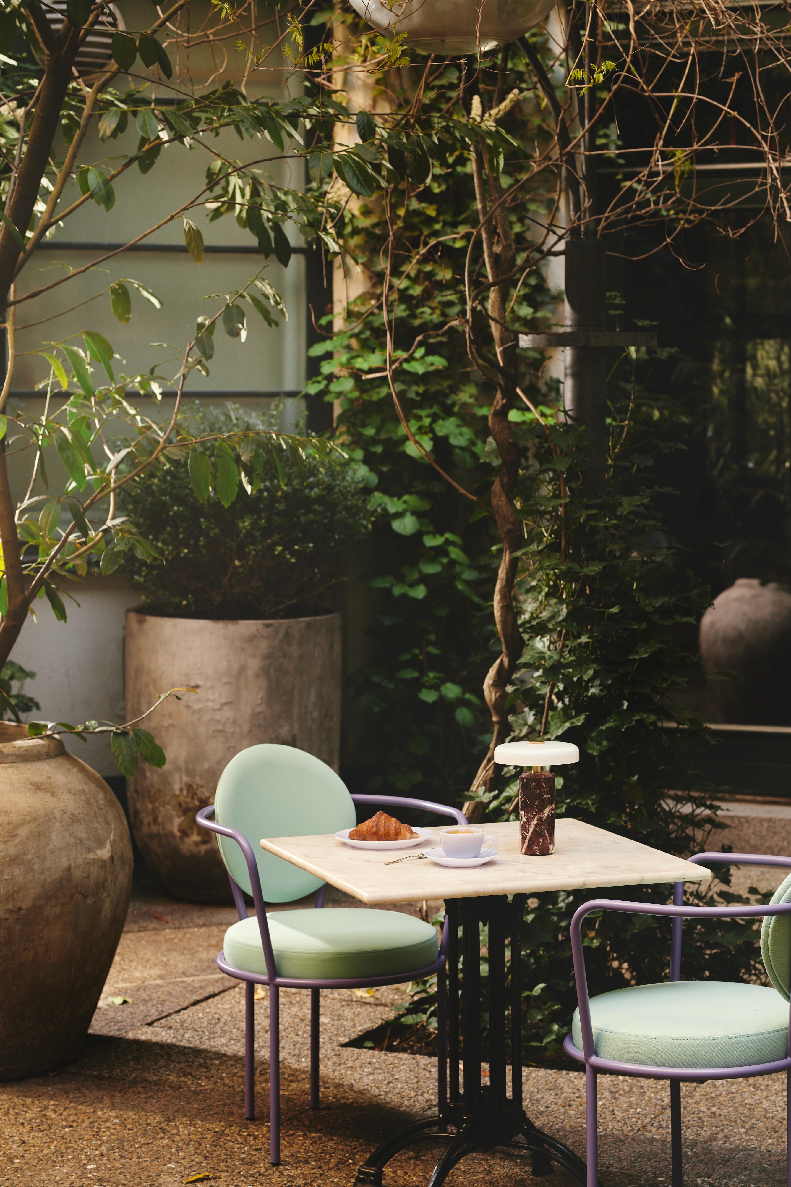 Prenosná lampa TRIP burgundový mramor s mliečnobielym sklom