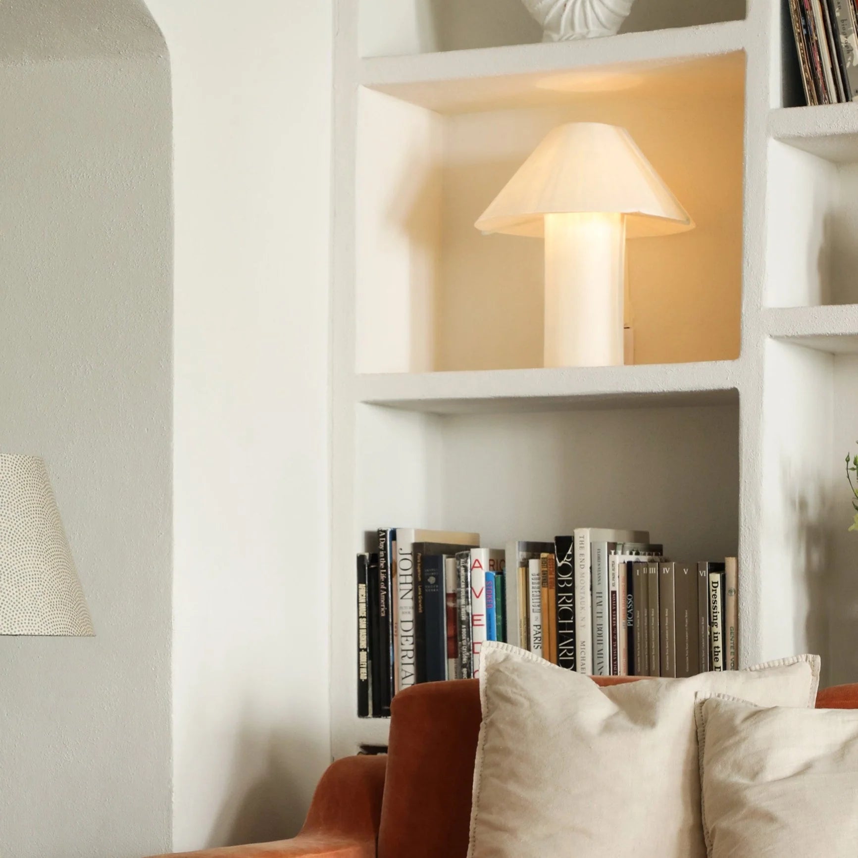 Stolná lampa PAPER zlomená biela