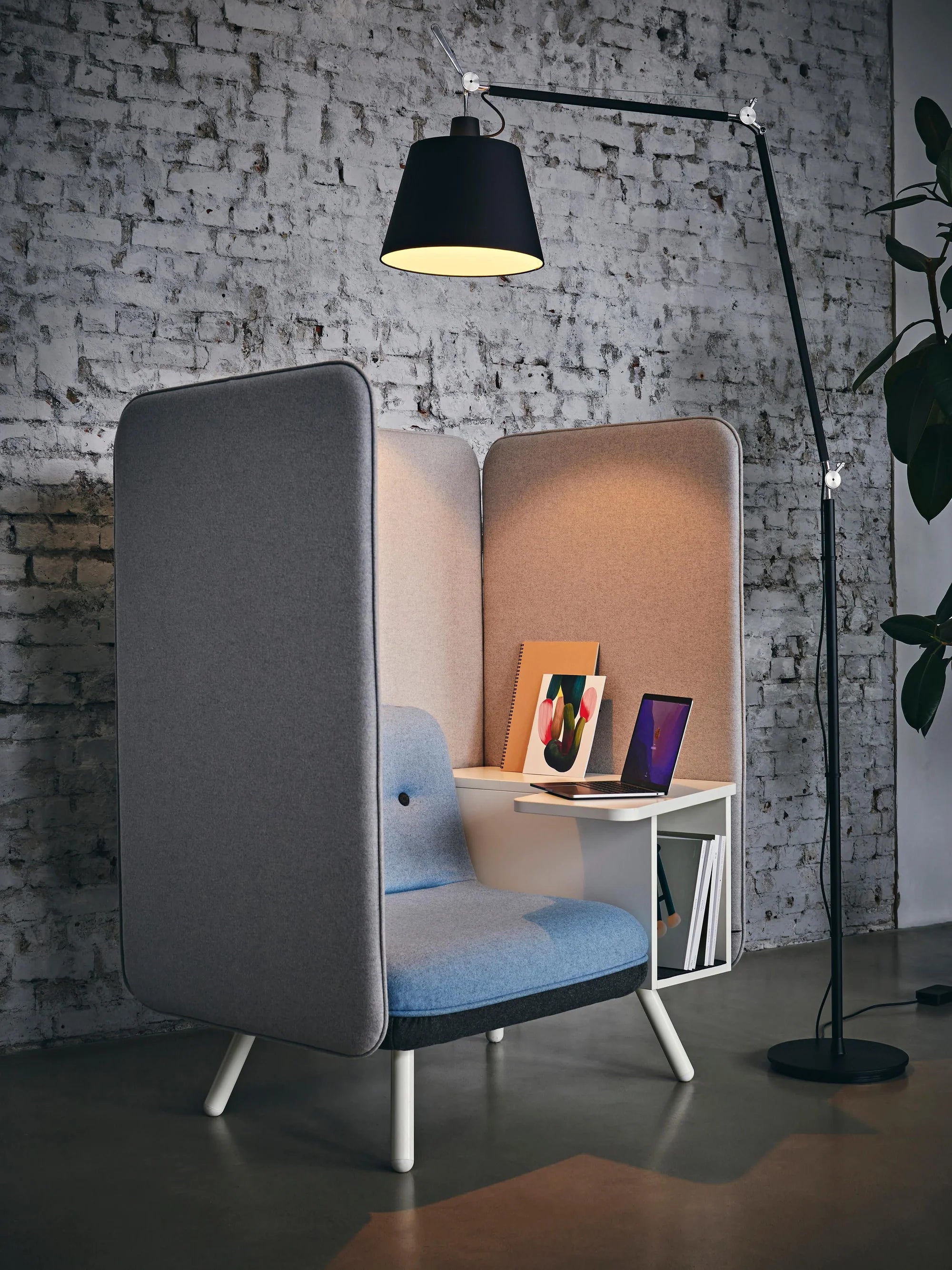 Stojaca lampa TOLOMEO MEGA čierna