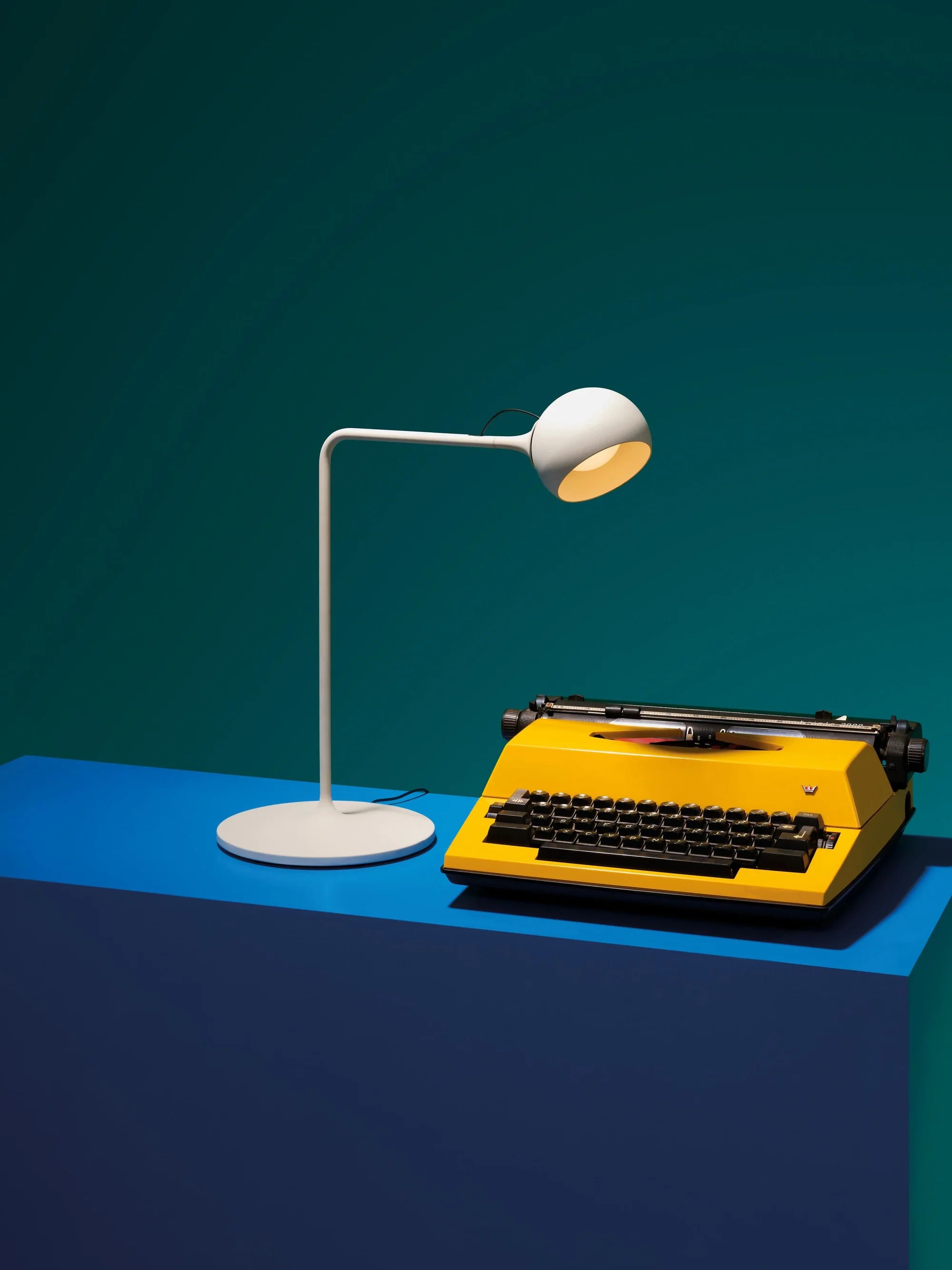 Stolná lampa nastaviteľná IXA svetlosivá