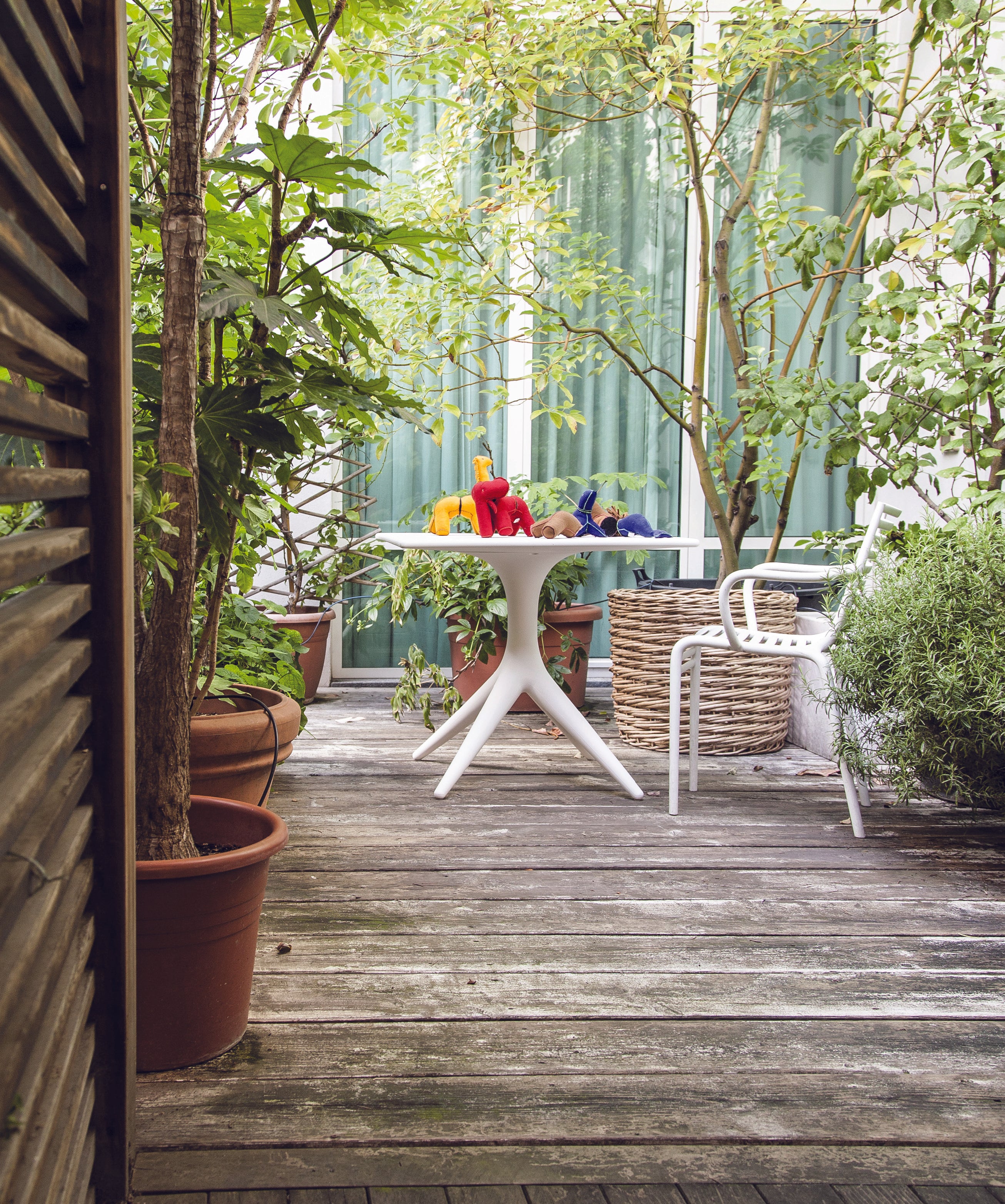 APP Black garden table