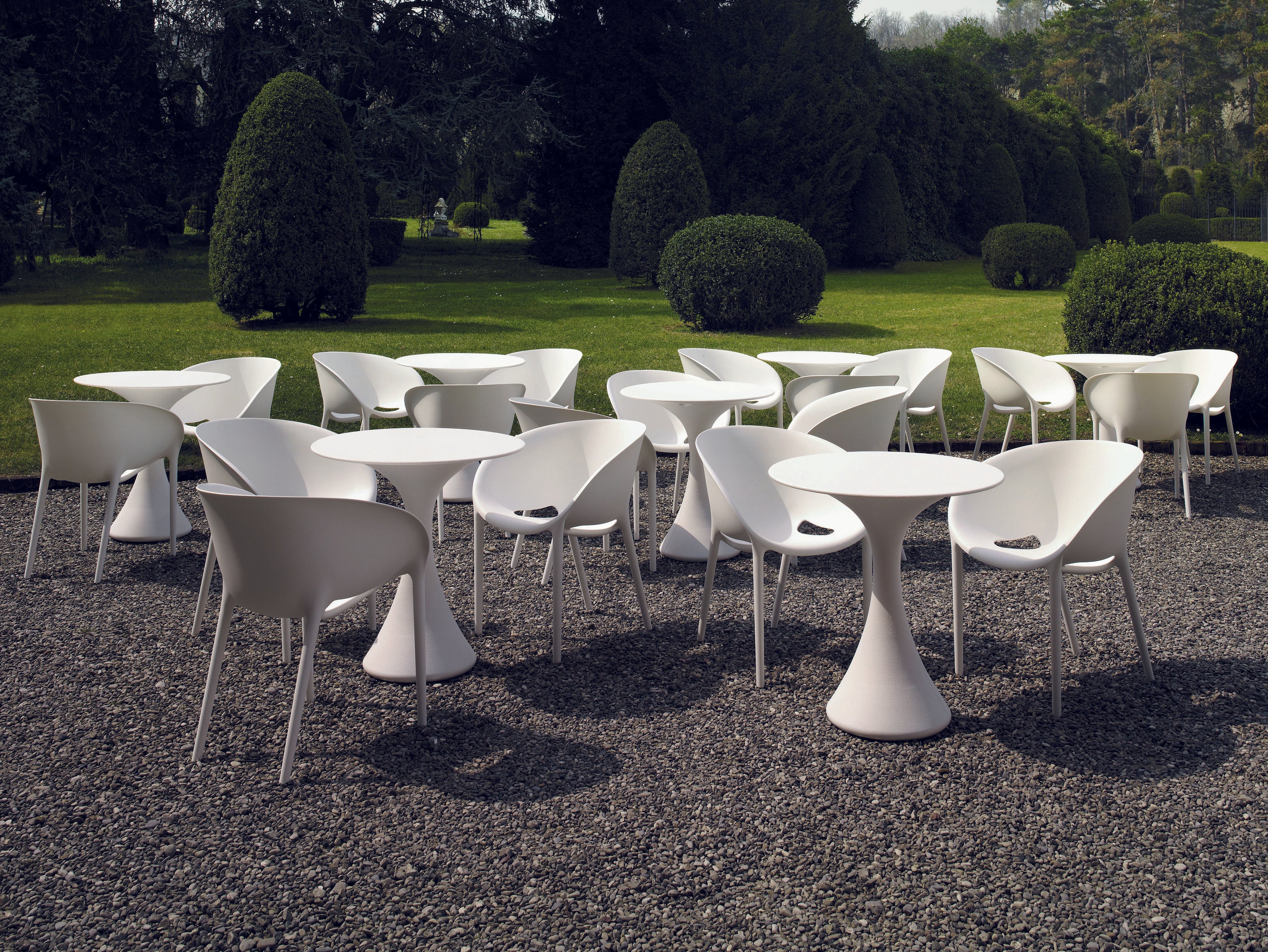 Kissi black cafe table