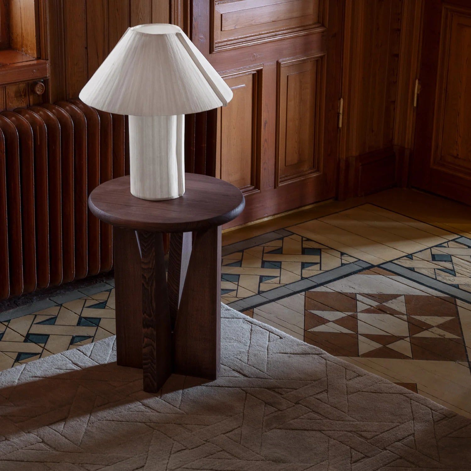 Stolná lampa PAPER zlomená biela