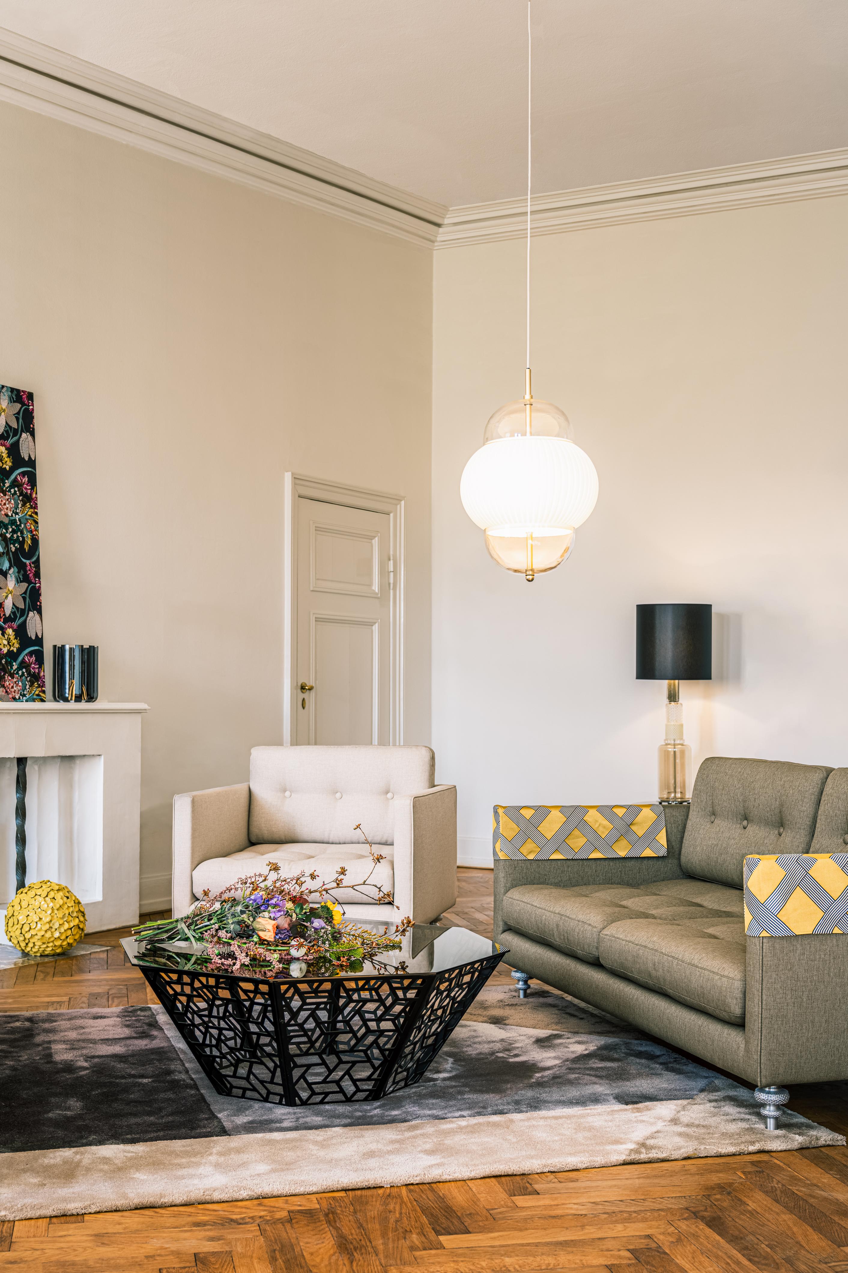 Závesná lampa SHAHIN biela so zlatou