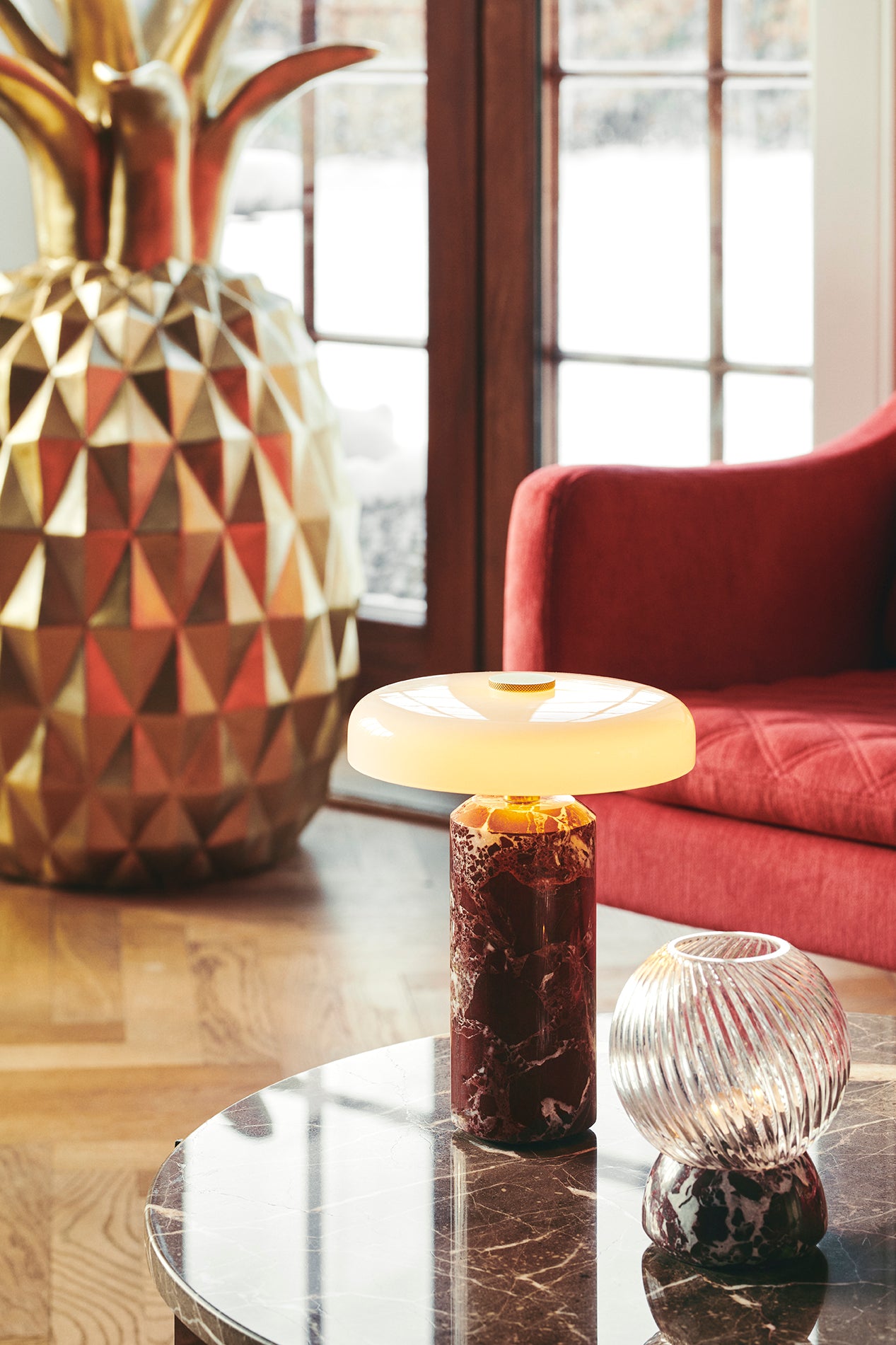 Prenosná lampa TRIP burgundový mramor s mliečnobielym sklom