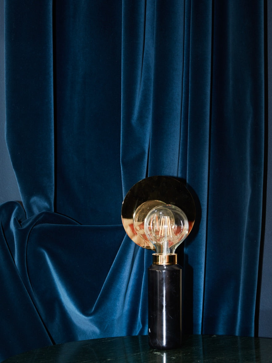 Lampa stołowa BLINDSPOT czarny marmur z mosiężnym wykończeniem