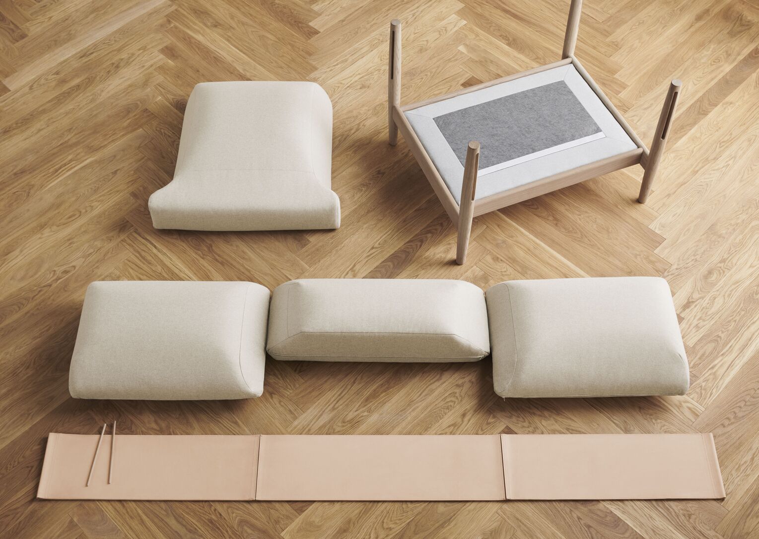 Fotel DIVE z prírodnou kožou a tmavou základňou