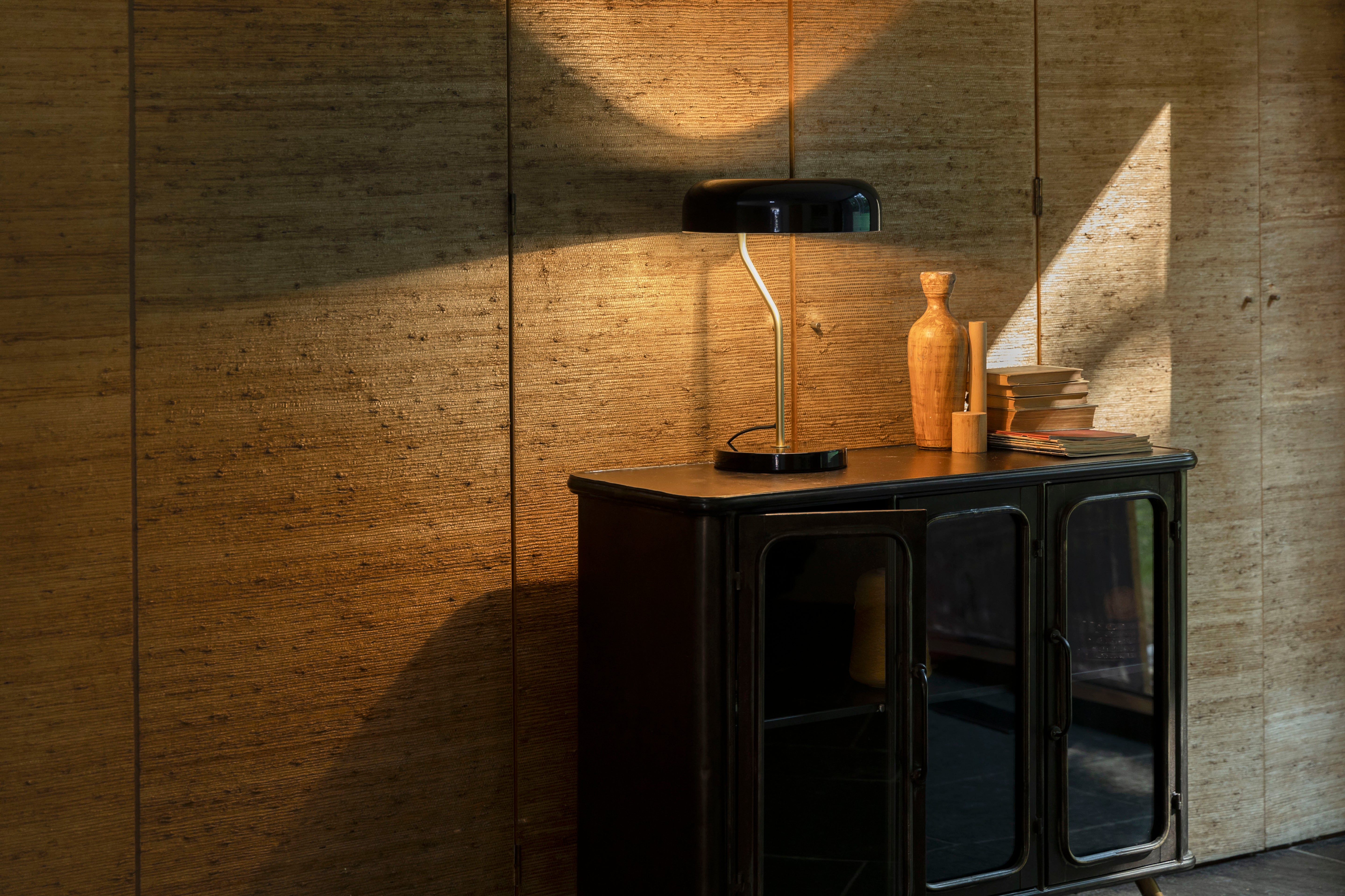 Eclipse table lamp black