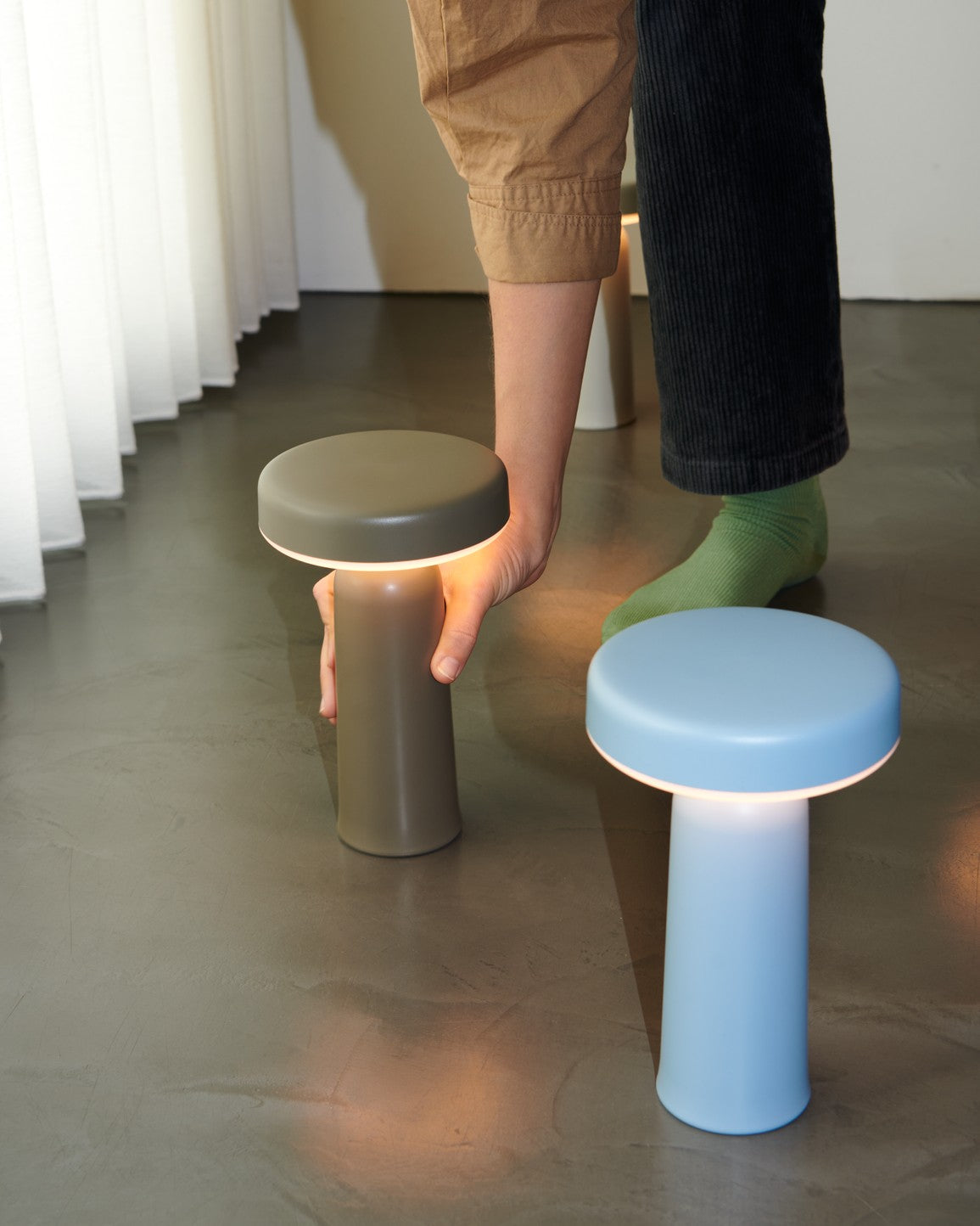 Prenosná vonkajšia lampa EASE taupe