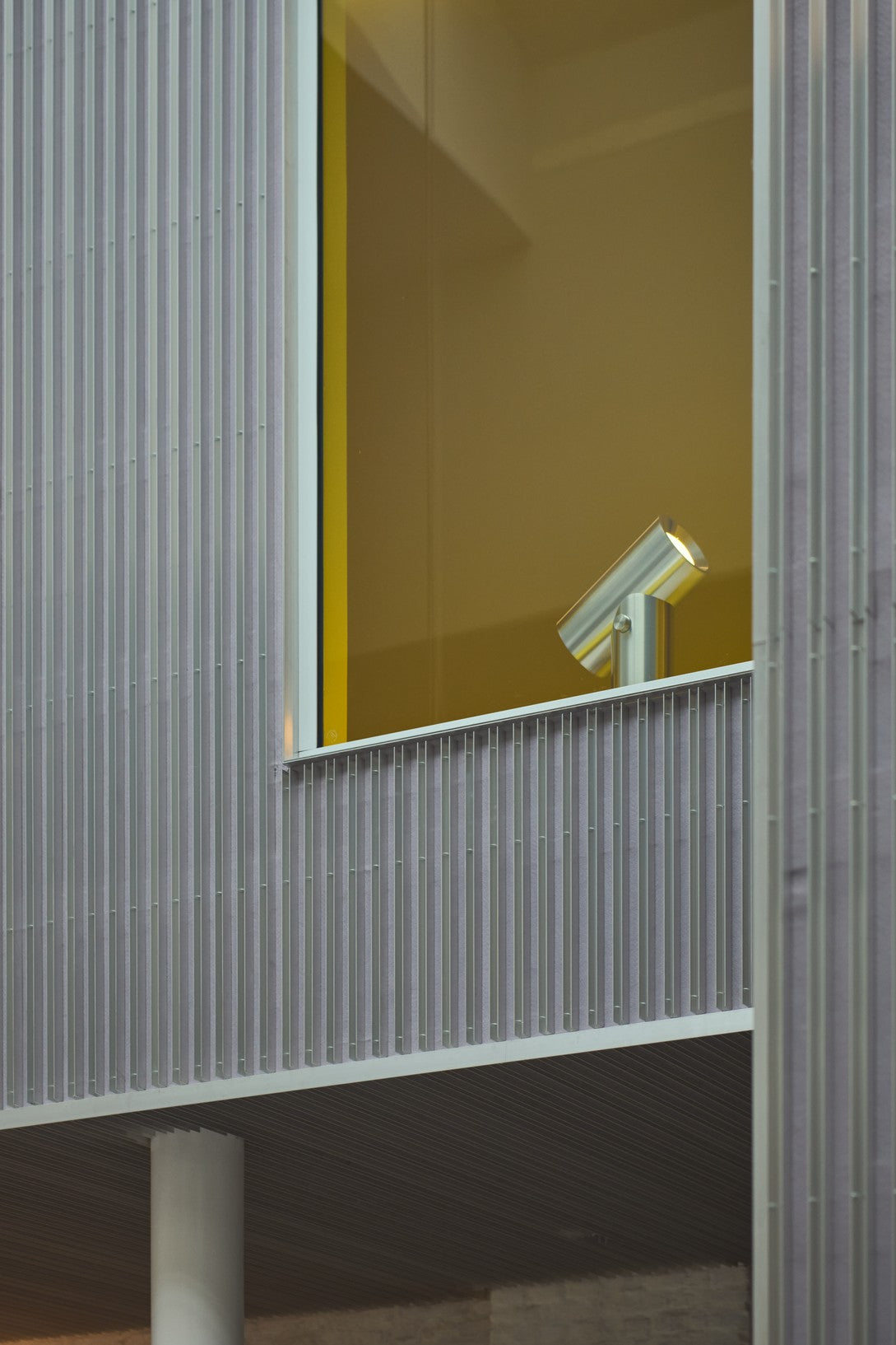 Table lamp BEAM polished aluminum