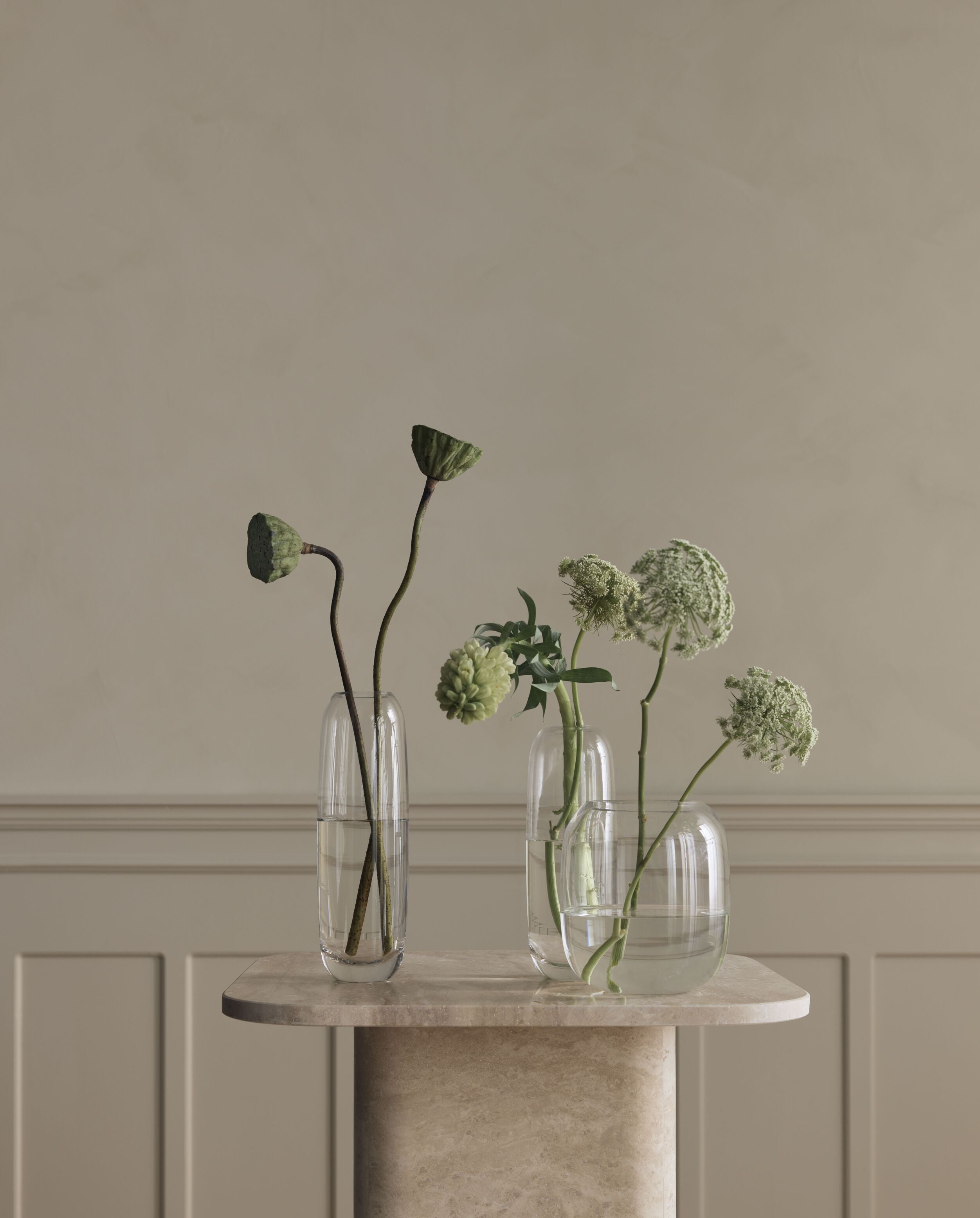 Bočný stolík EIDA pieskový travertín