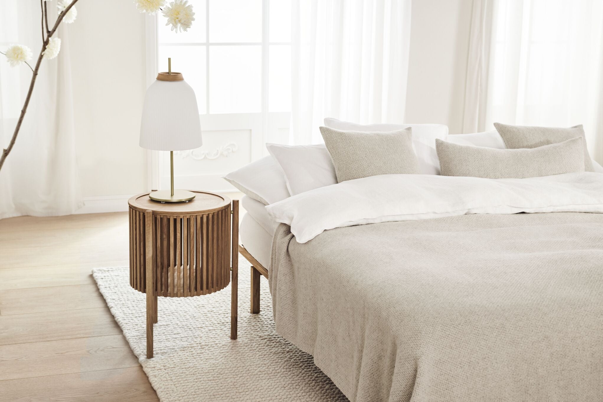 Vankúš FREDA svetlosivý