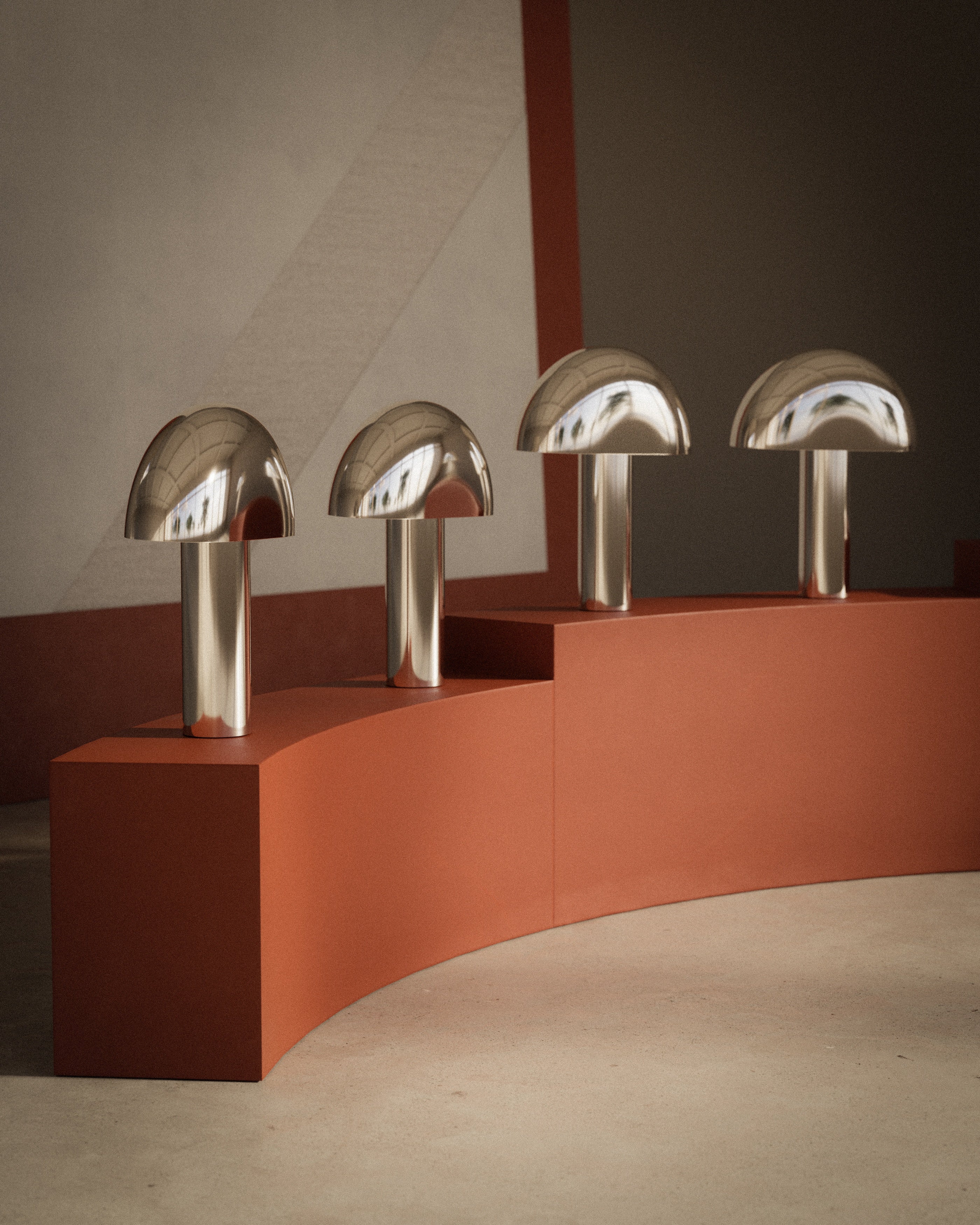 Stolná lampa AGLOW niklová