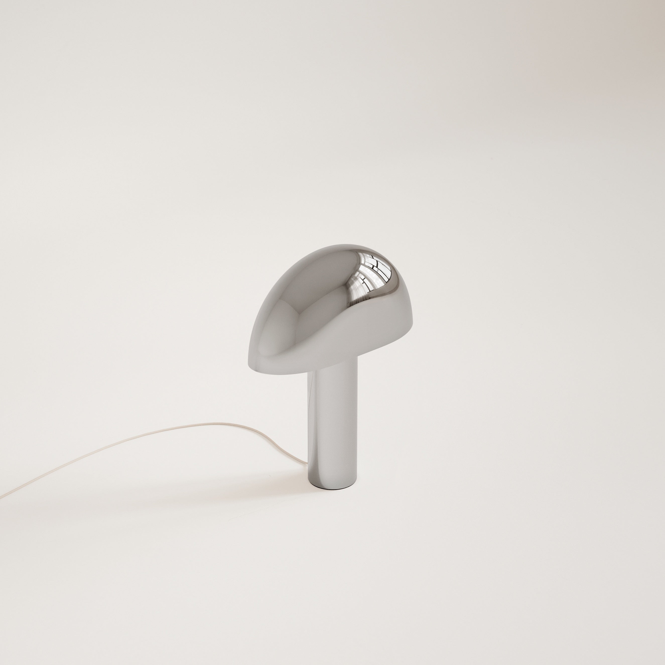 Stolná lampa AGLOW niklová