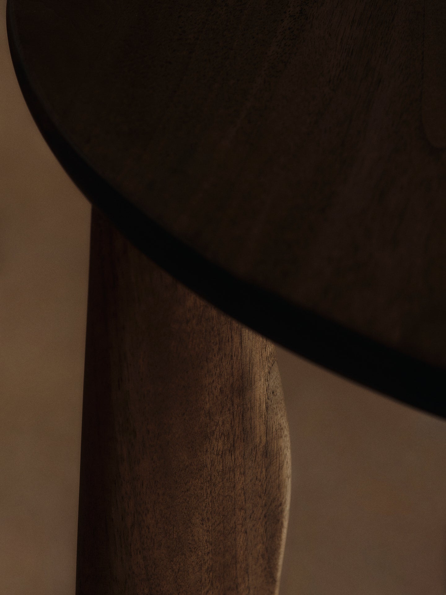 Písací stôl so zásuvkou FEVE orechové drevo