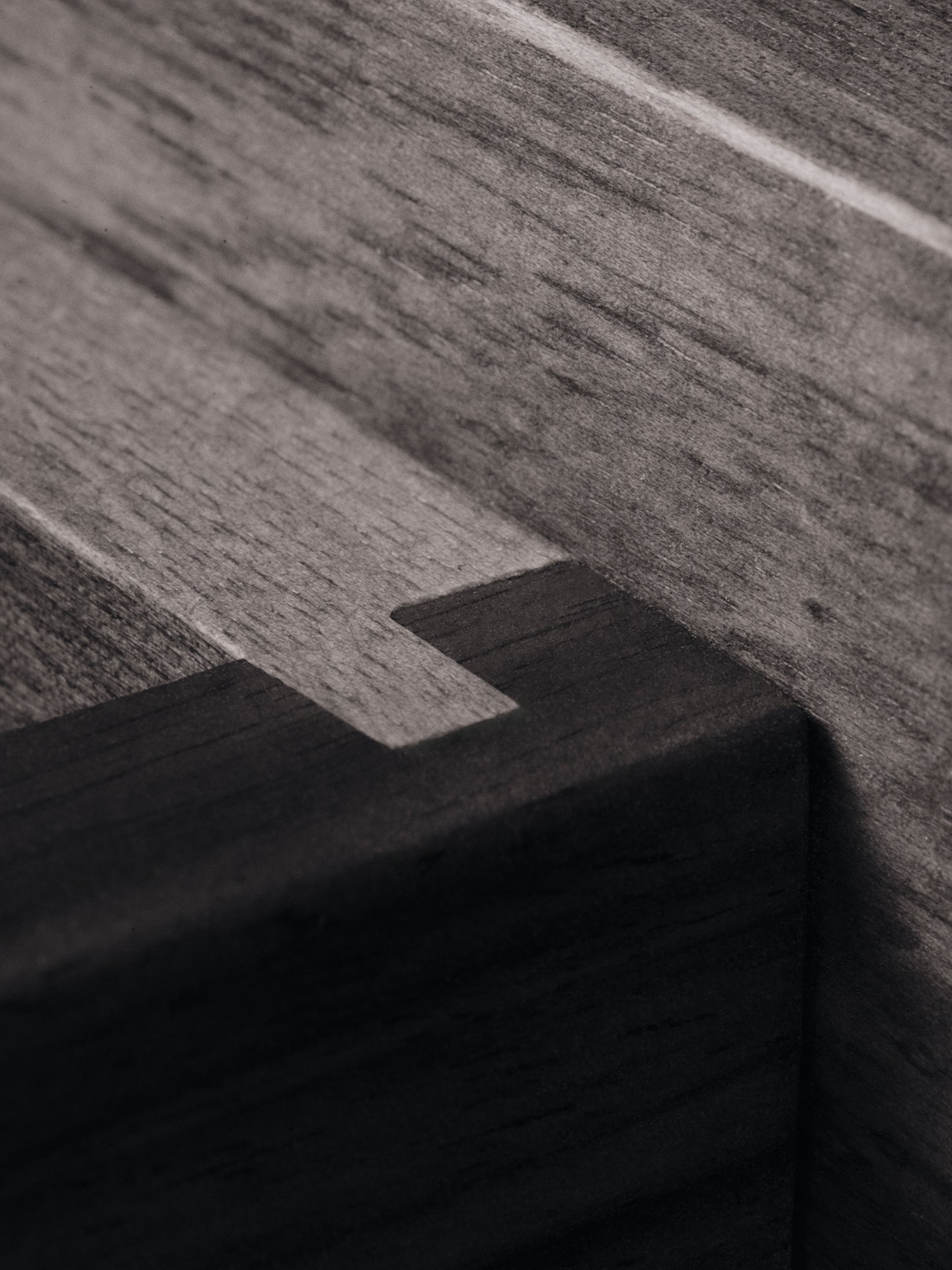 Písací stôl so zásuvkou FEVE orechové drevo