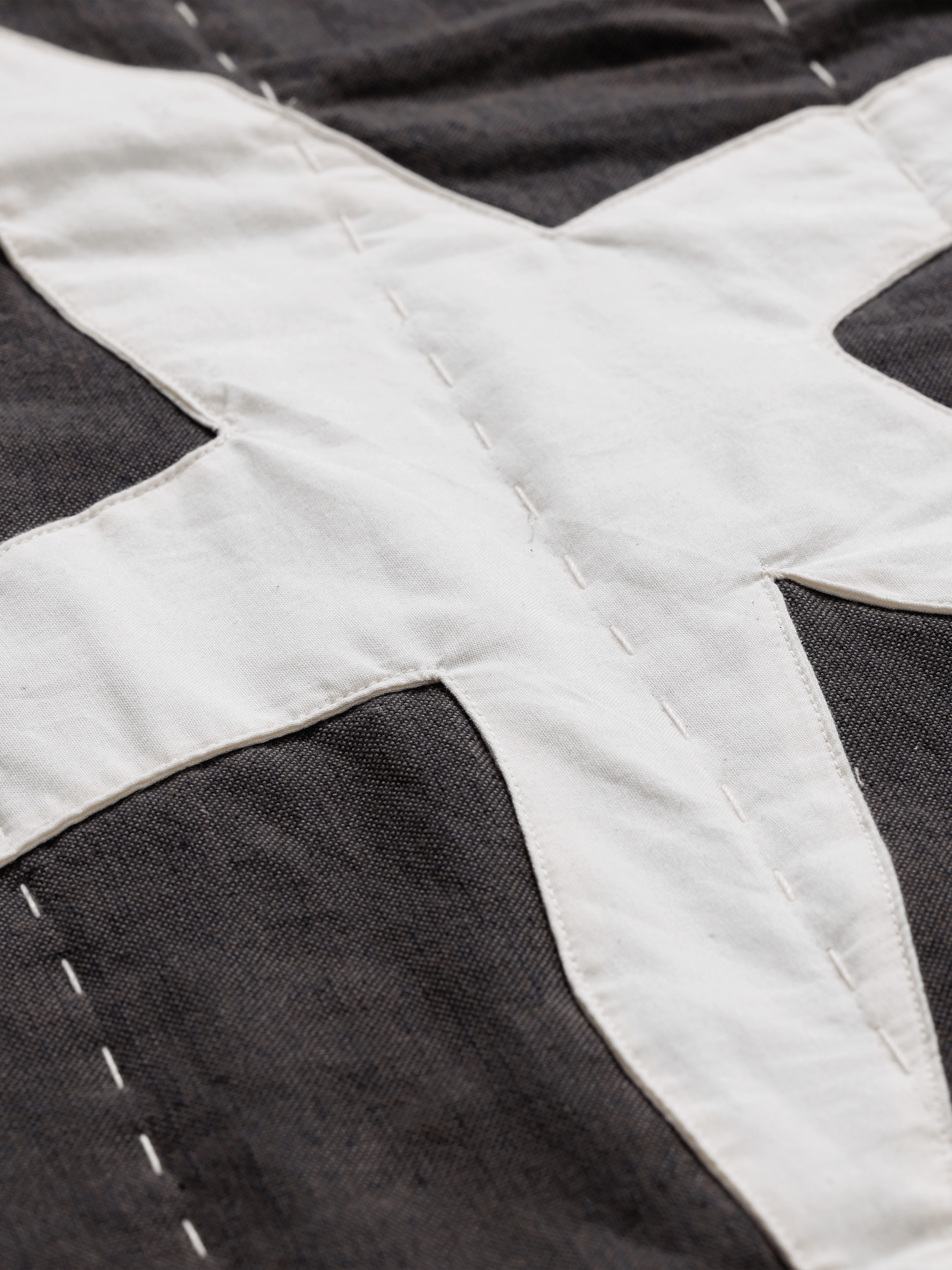 Prešívaný pléd KOVE APPLIQUÉ antracitový