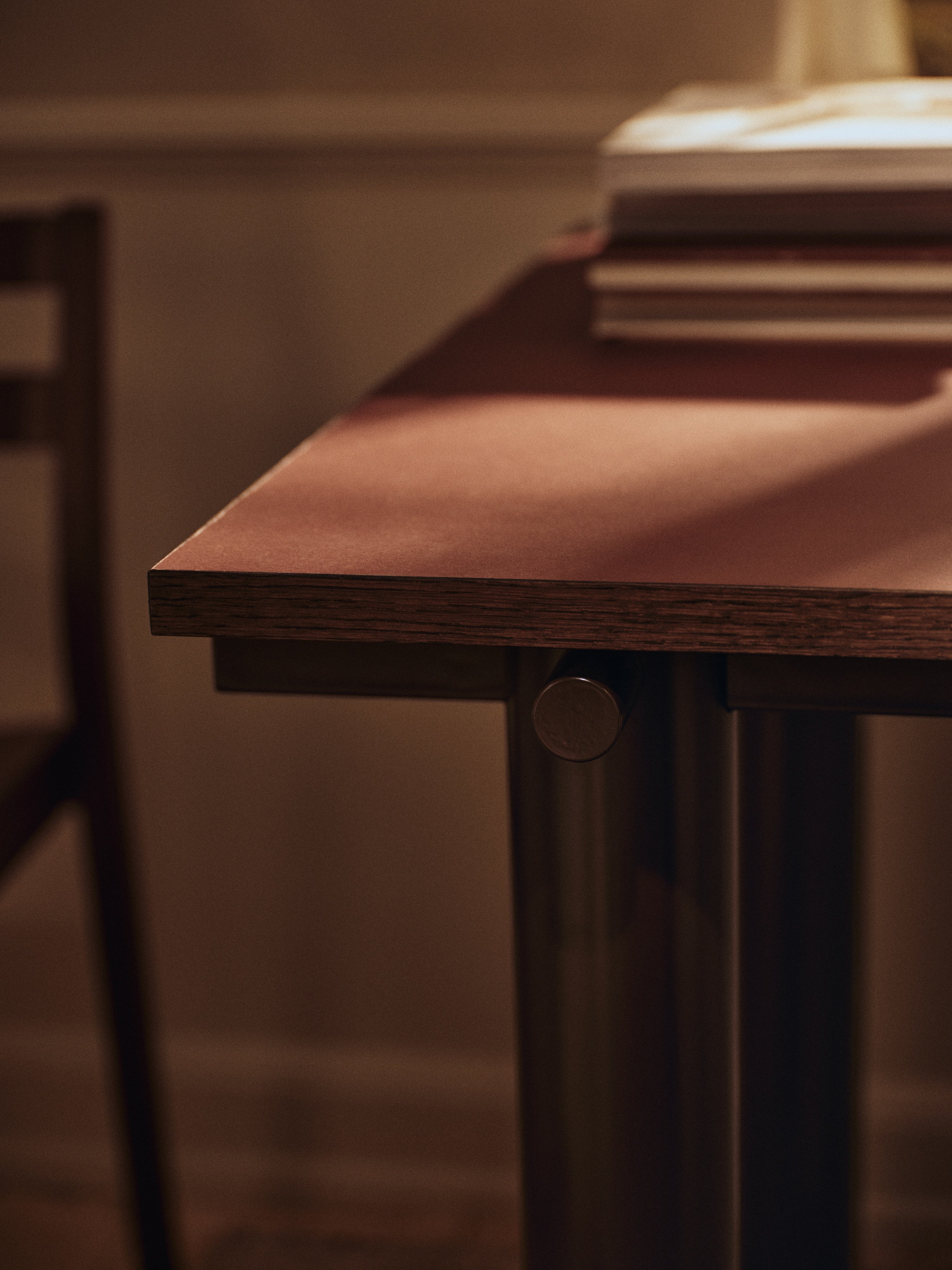 ATURA Table with Burgundy Top and Chocolate Base