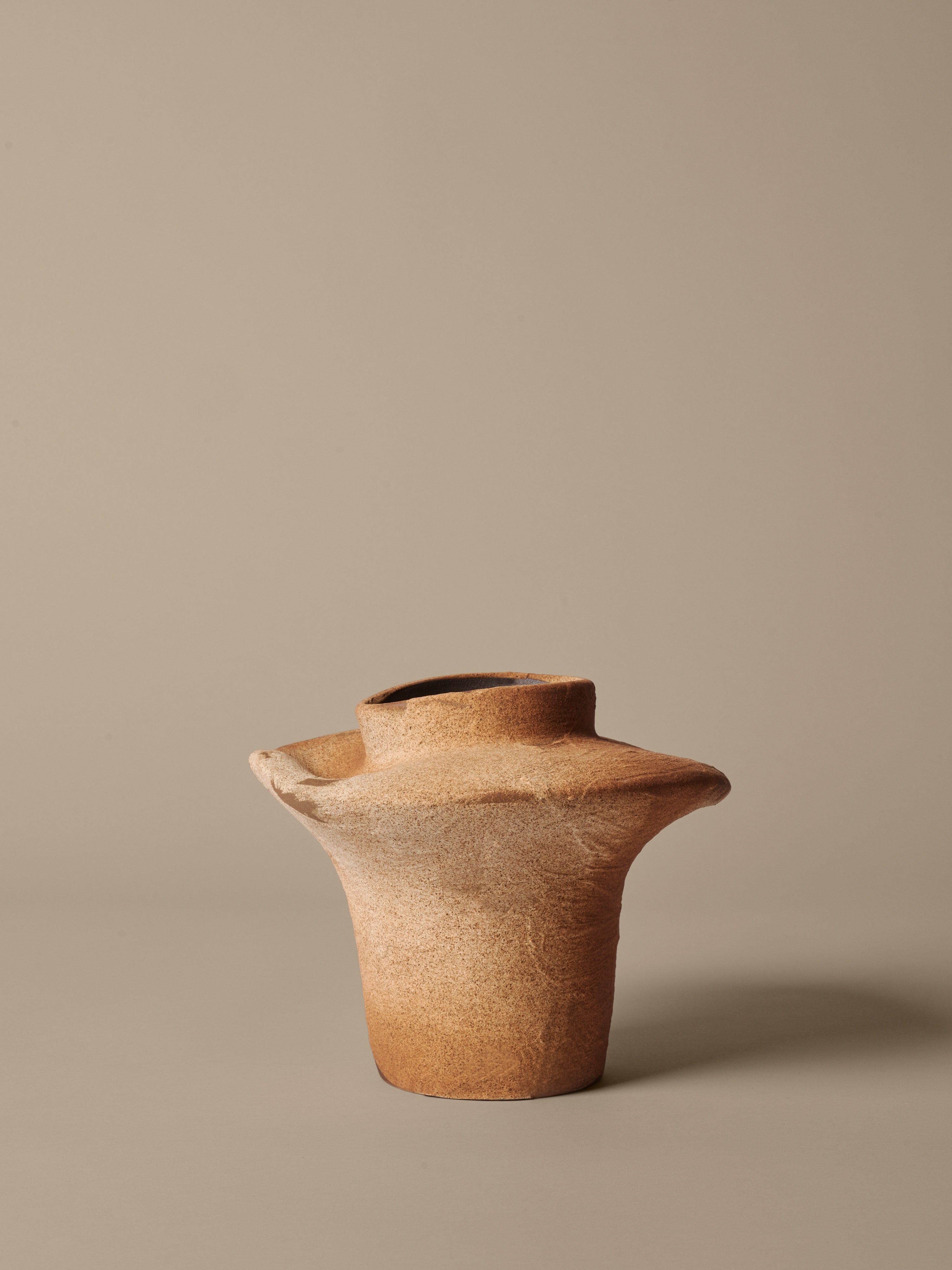 EVIO Ceramic Vase in Warm Beige