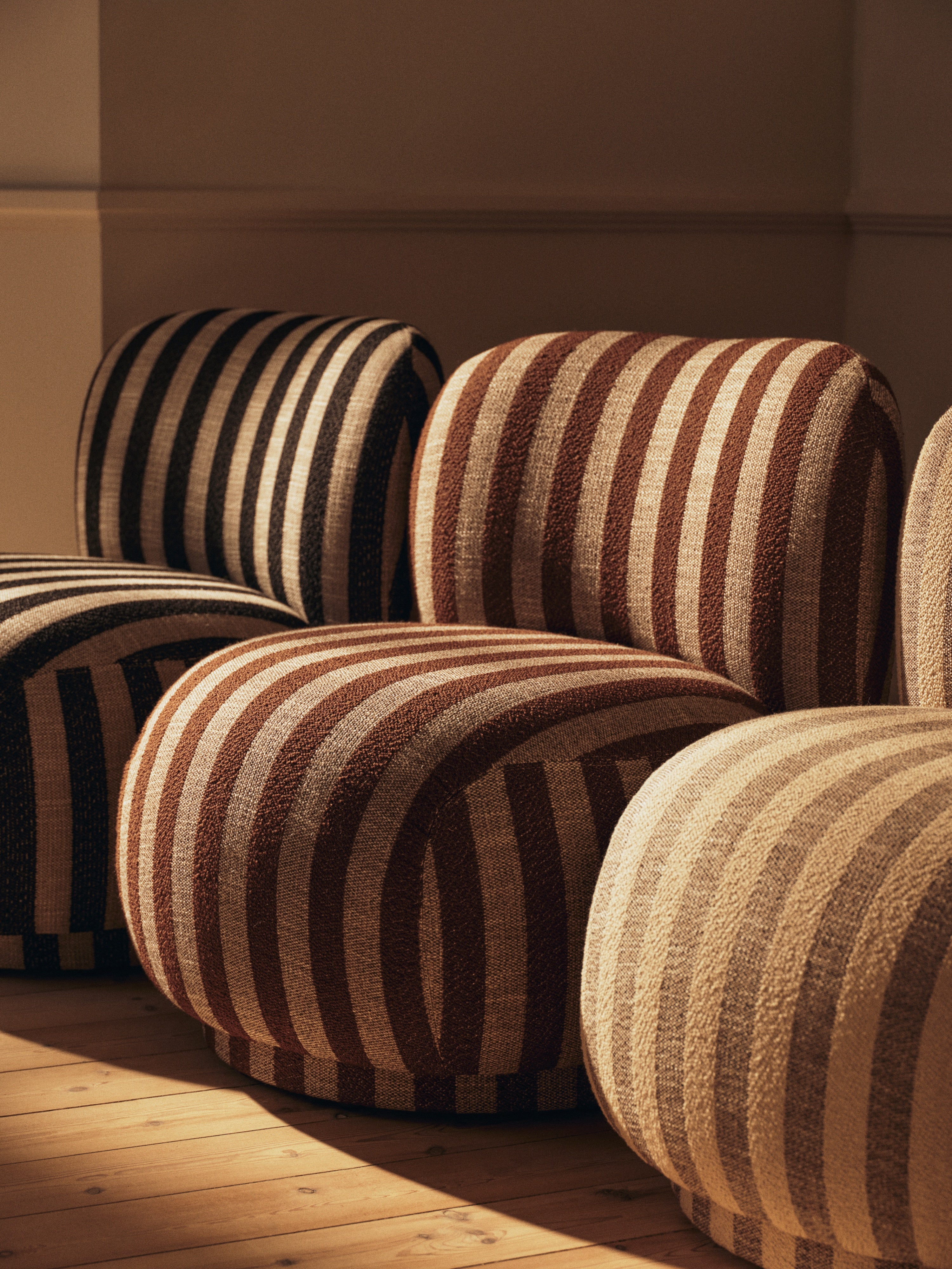 RICO PICCOLO LOUNGE Chair Louisiana Chocolate with Sand