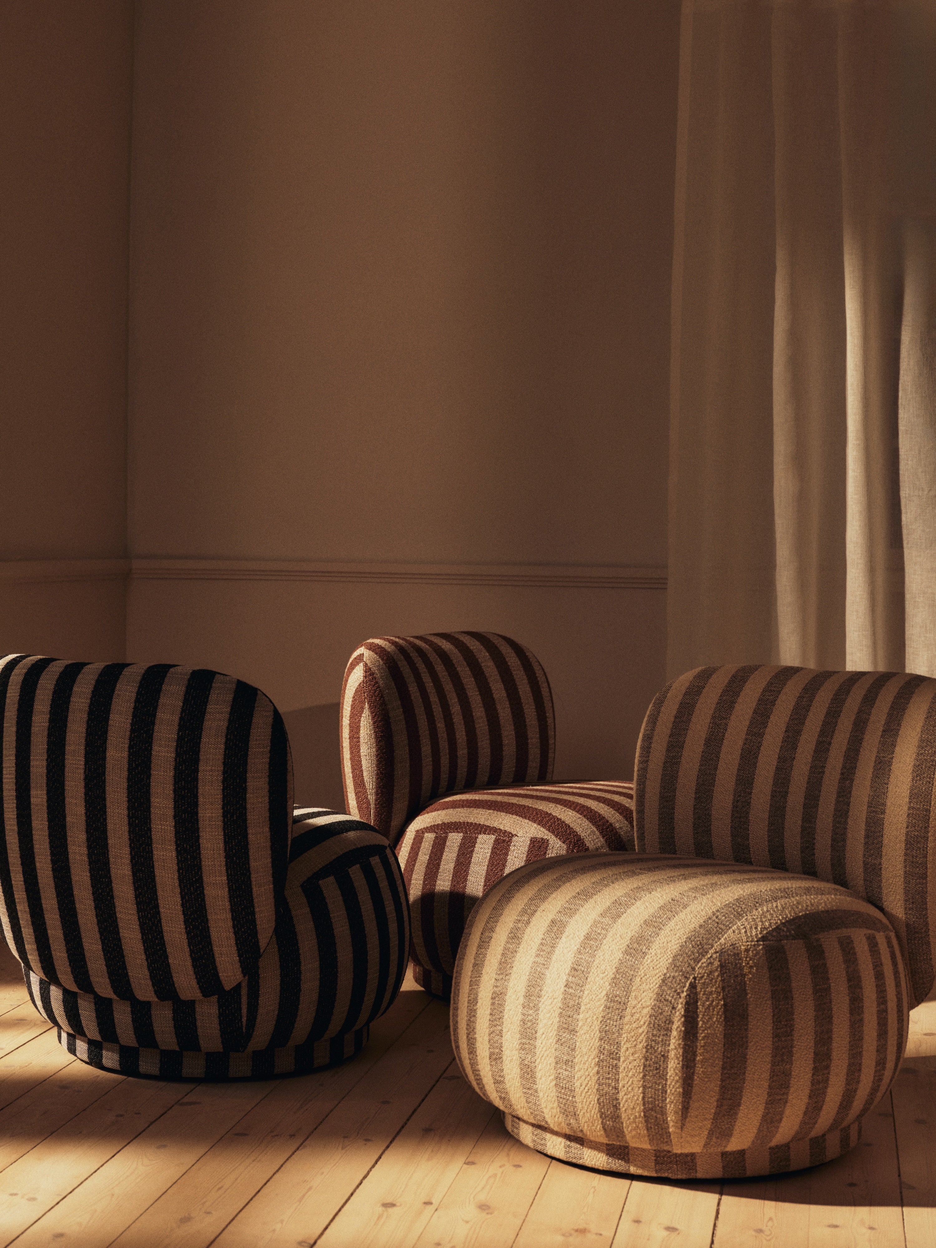 RICO PICCOLO LOUNGE Chocolate Swivel Armchair with Sand