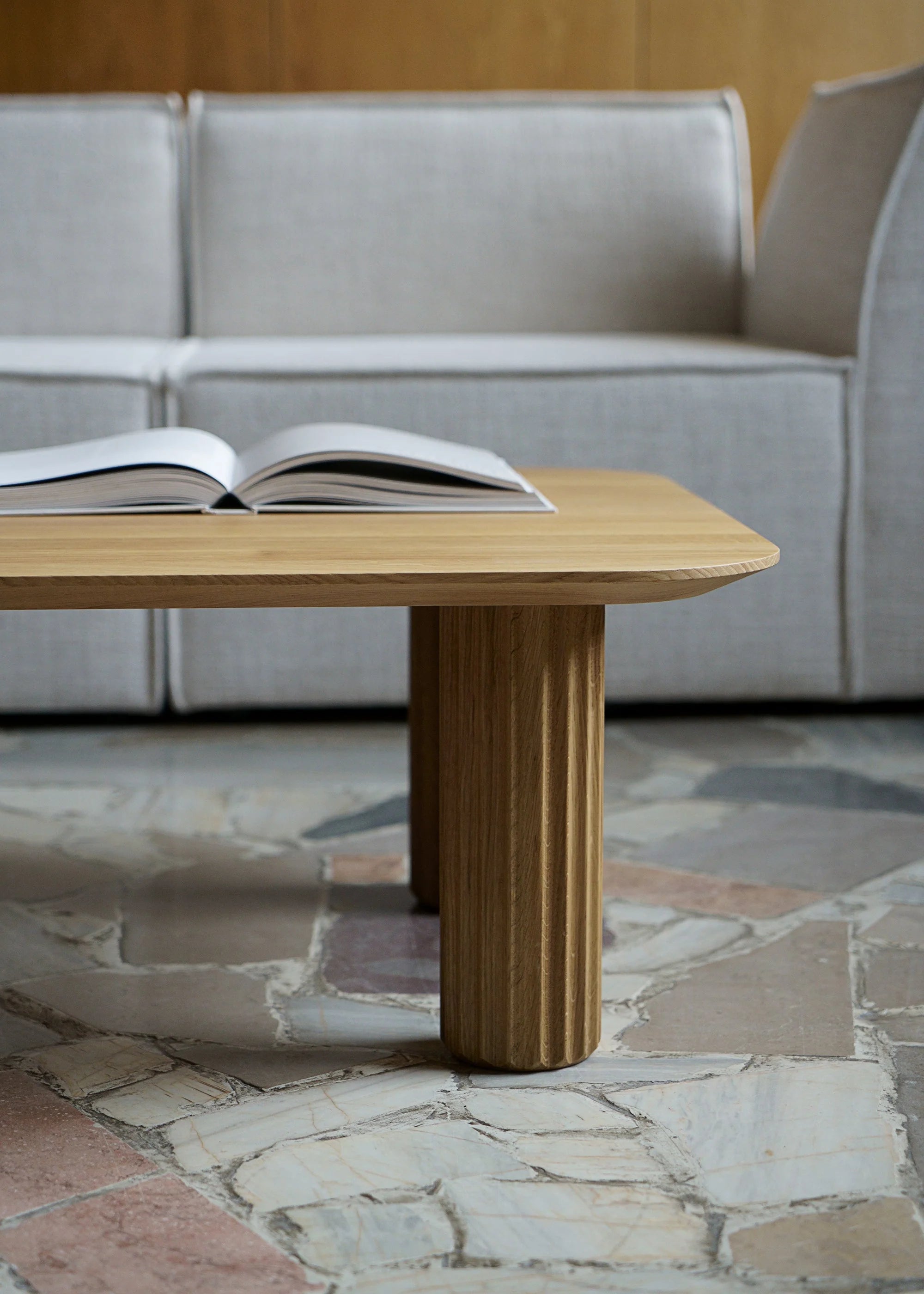 Kávový stolík FILAR čierne jaseňové drevo