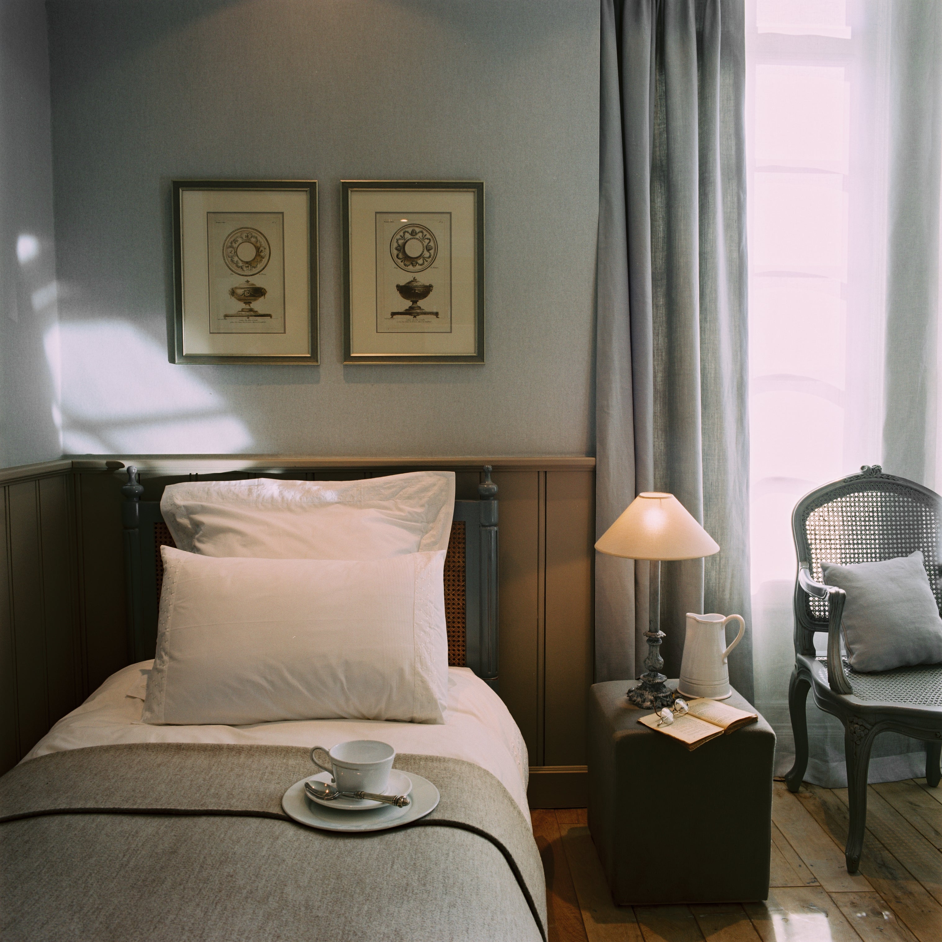 Tapeta so štruktúrou imitujúcou plátno LIN perlová