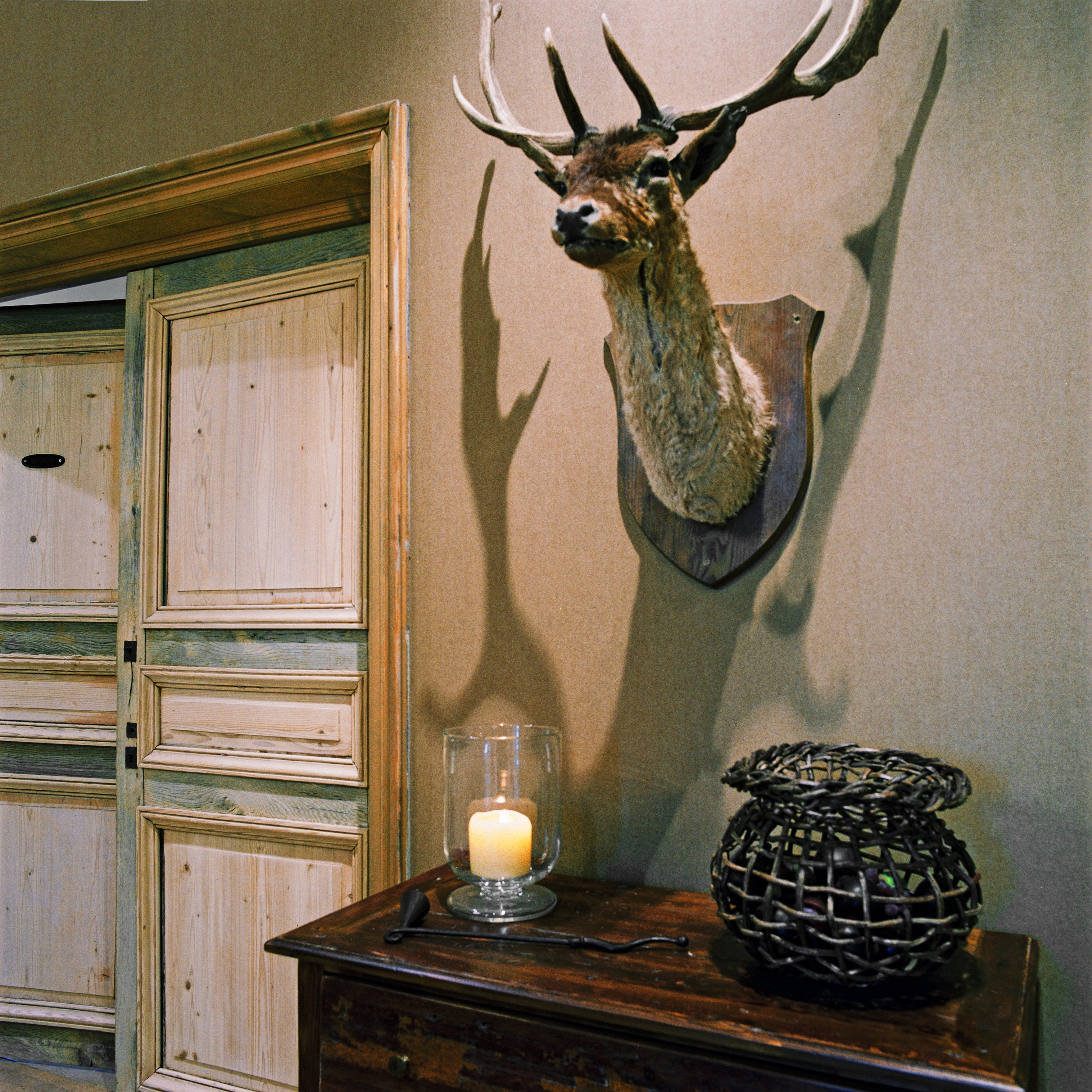 Tapeta so štruktúrou imitujúcou plátno LIN perlová