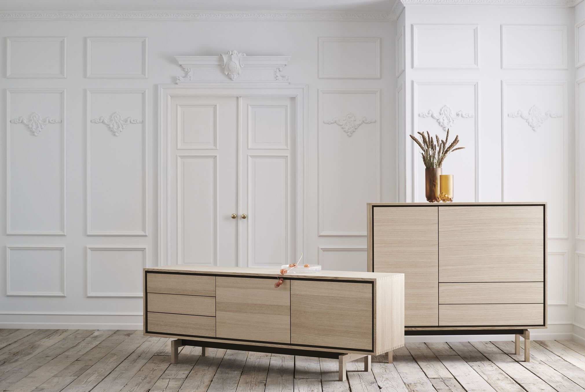 Televízna skrinka FLOOW z dubového dreva