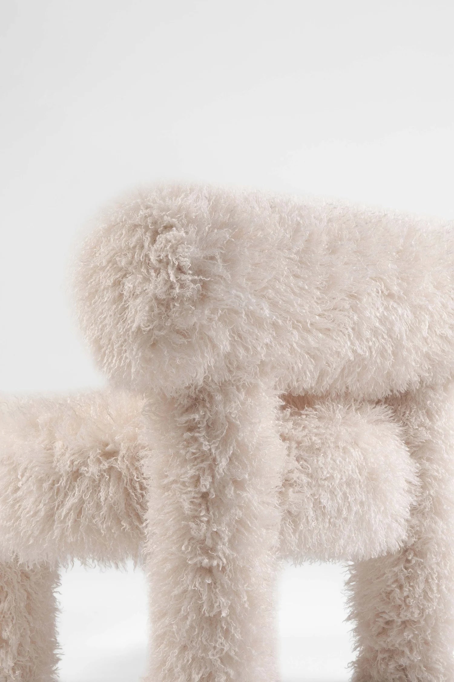 Fotel GROPIUS CS1 - FLUFFY EDITION umelé kožušiny