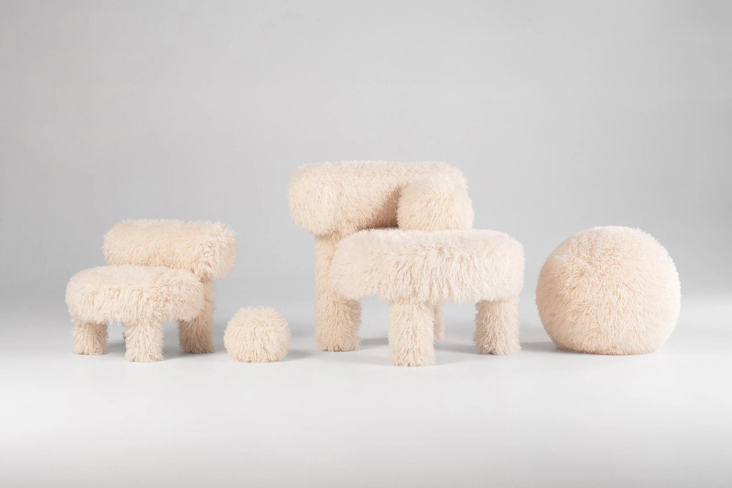 Fotel GROPIUS CS1 - FLUFFY EDITION umelé kožušiny