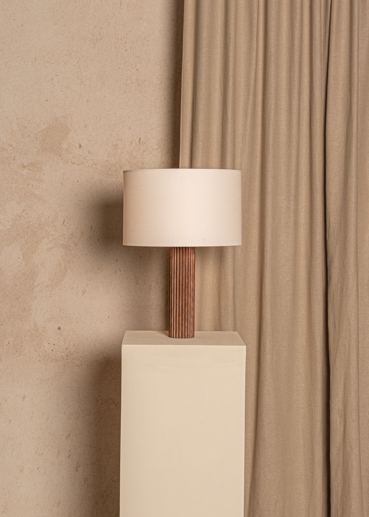 Table lamp FLUTA walnut wood