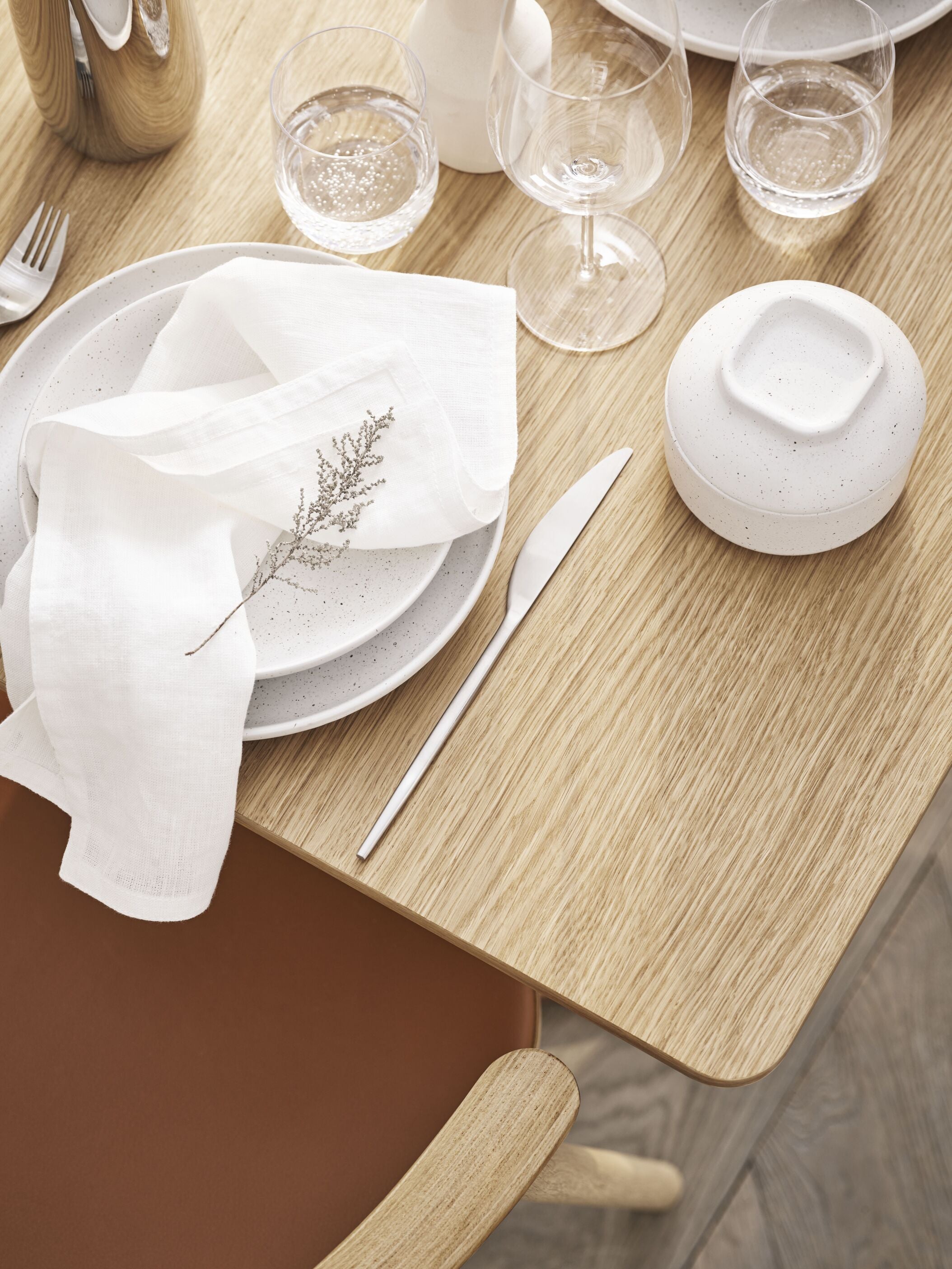 Stôl TURNED dýha z duba