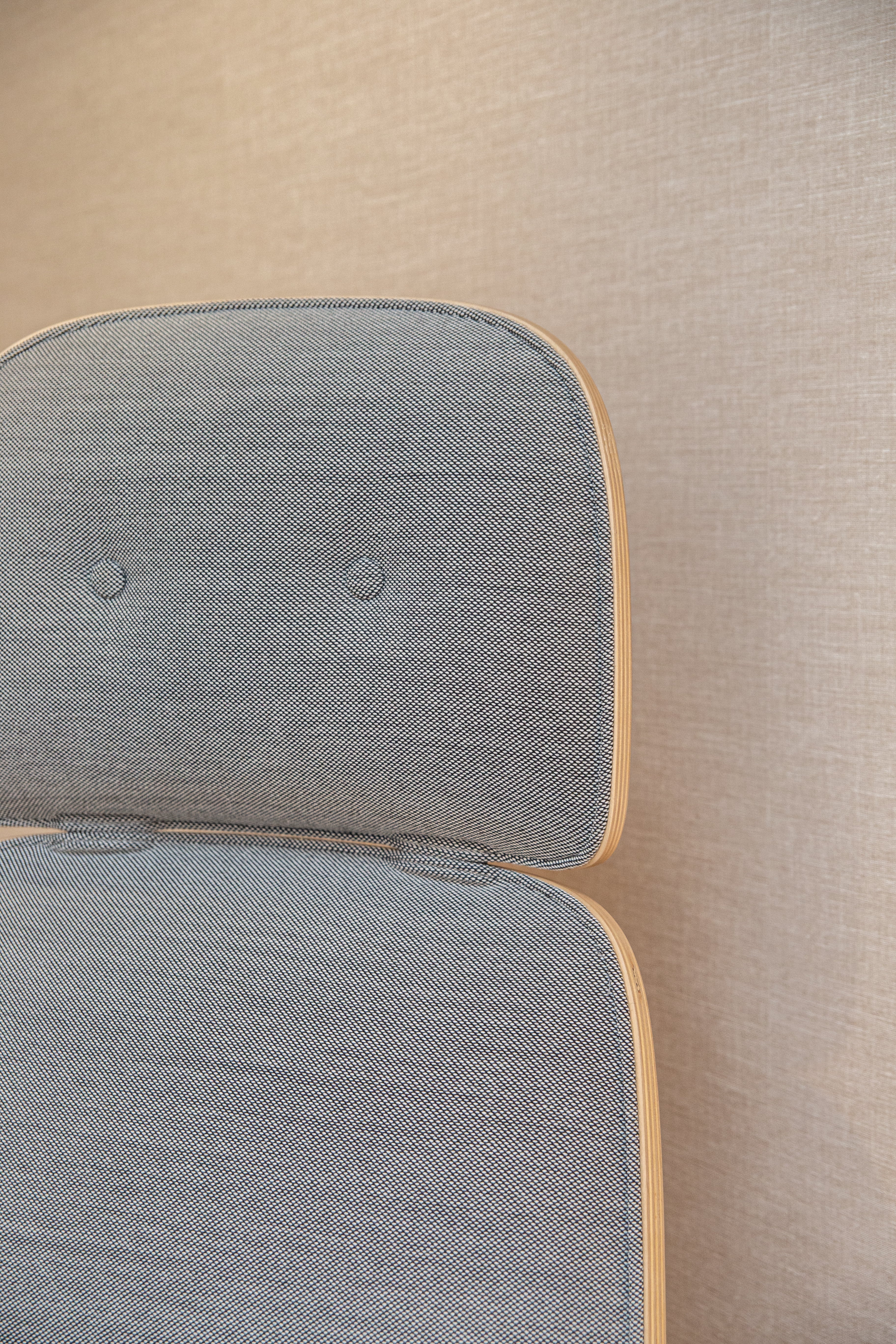 Fotel PAD HIGH SWIVEL s hliníkovou základňou - poekspozíčný