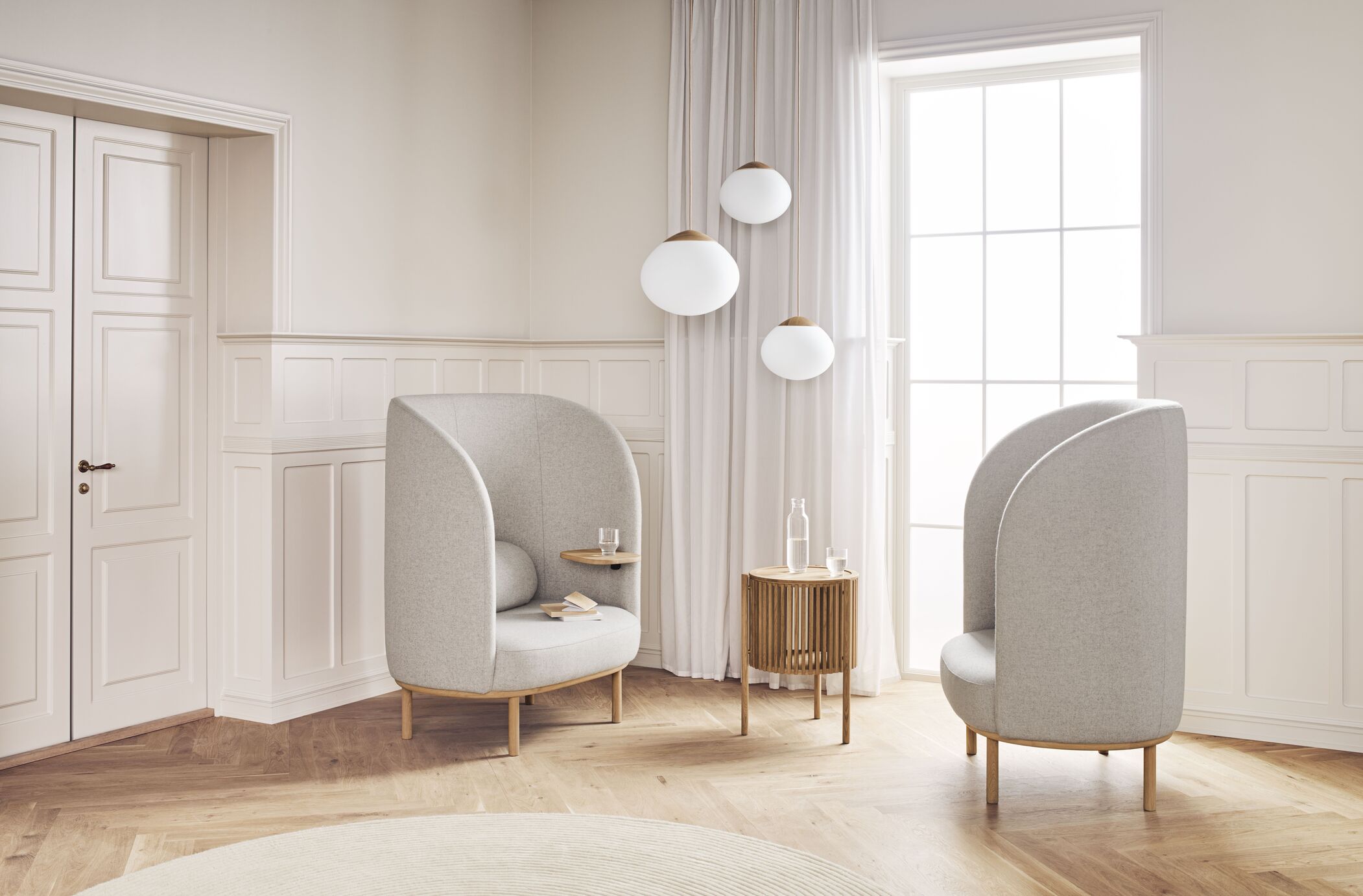 Fotel so stolíkom FUUGA NESTING základňa z bieleného dubového dreva