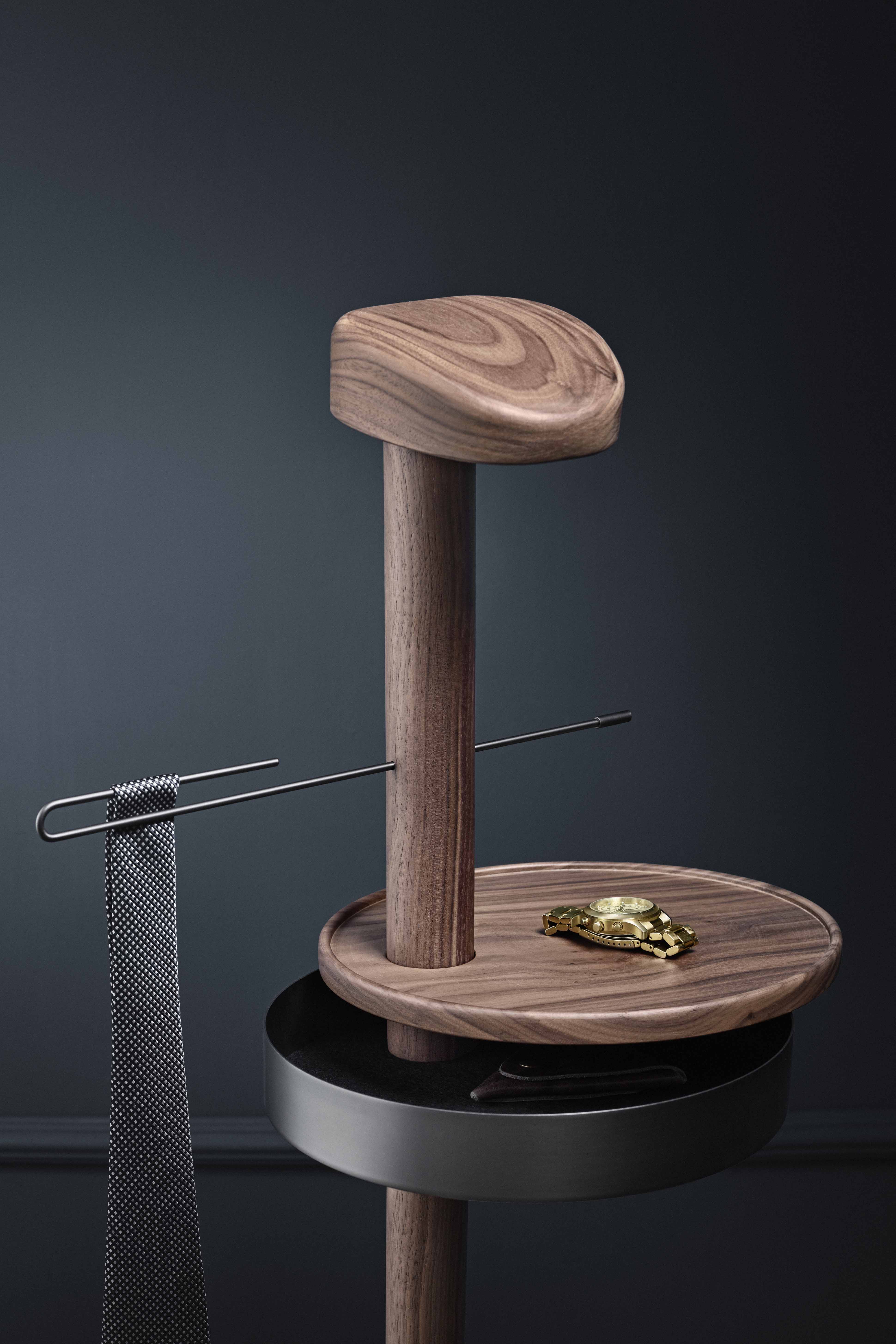 Vešiak GALAN M orechové drevo s hnedým mramorom a grafitovým povrchom