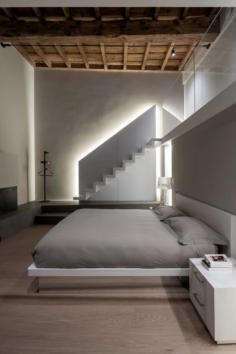 Vešiak GALAN M orechové drevo s hnedým mramorom a grafitovým povrchom