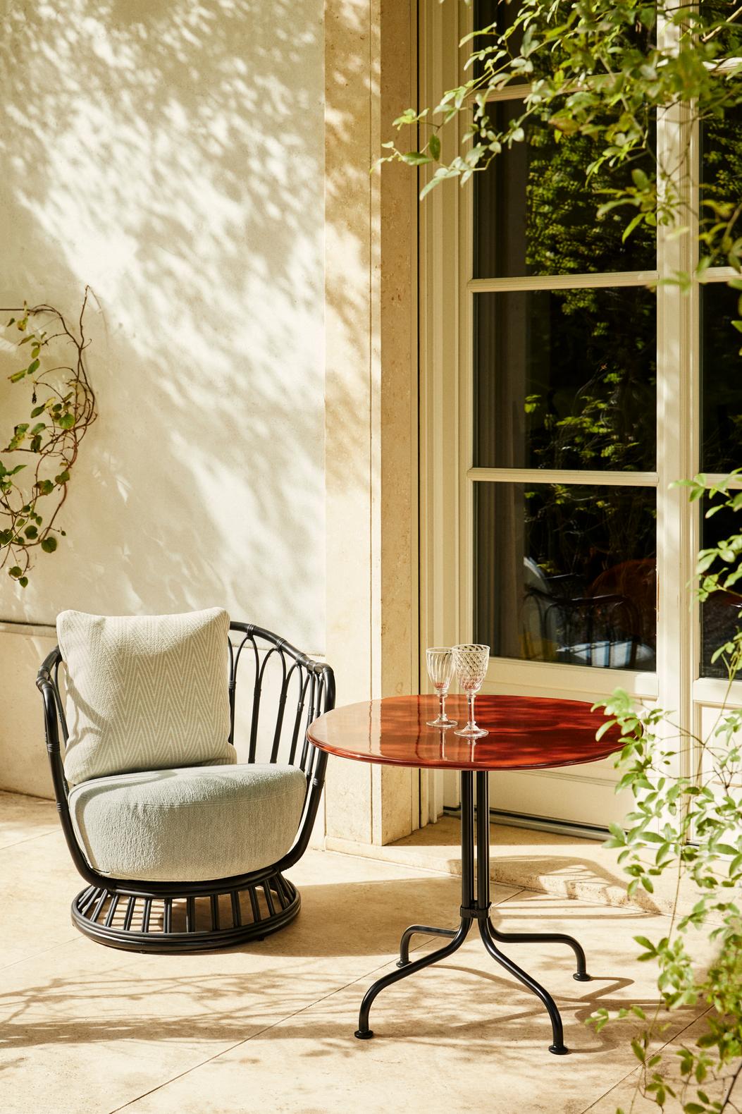 Záhradné kreslo GRACE čalúnené s bielym podstavcom