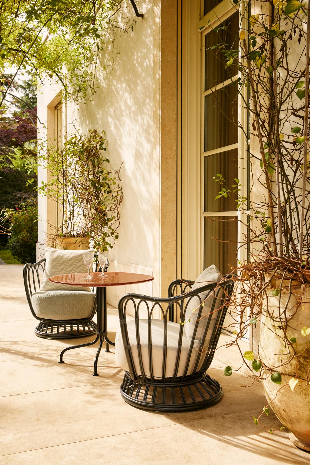 CARMEL Garden Table Burgundy Ceramic