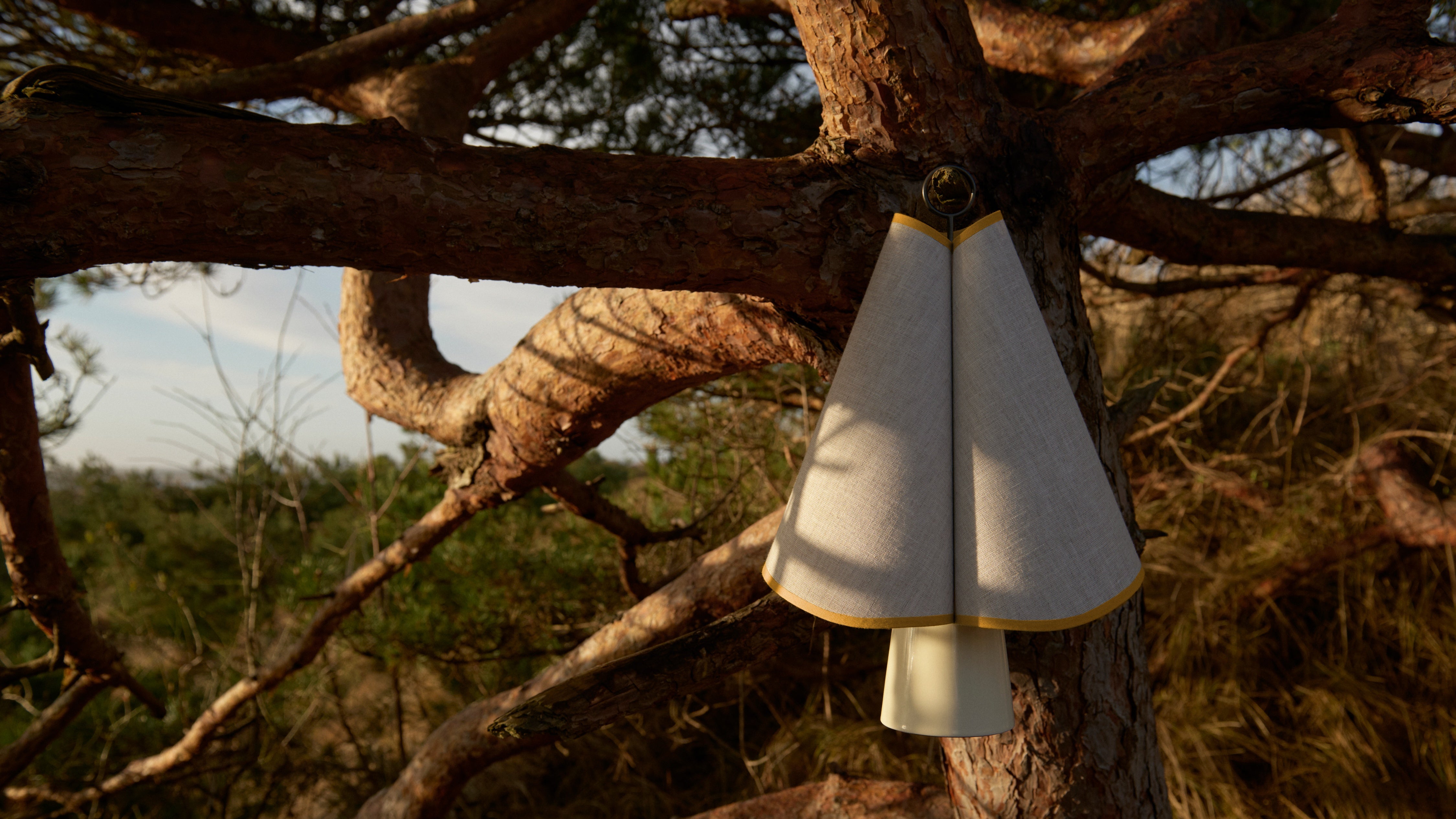 Portable lamp HORNBÆK white with yellow finish