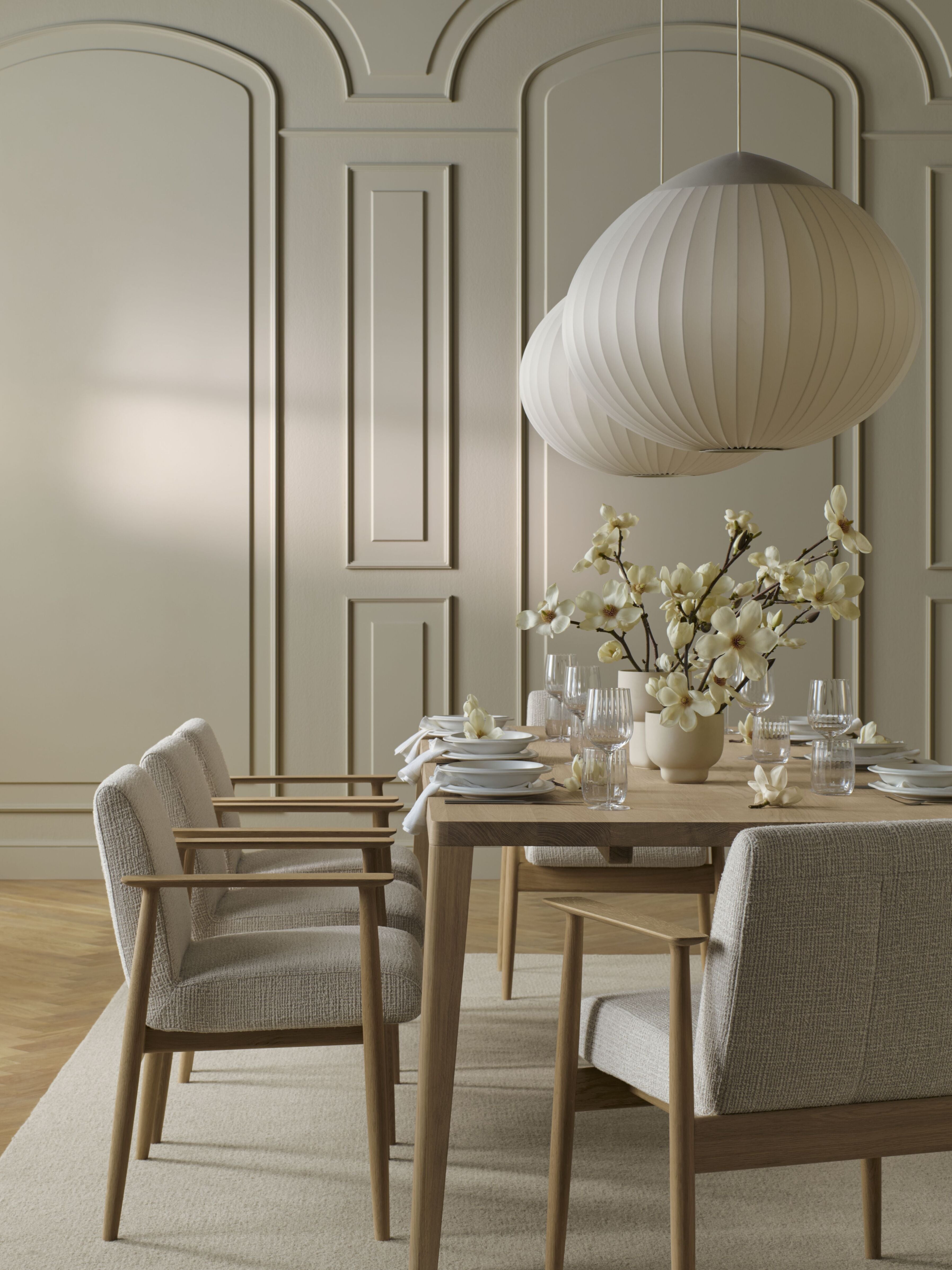 Kreslo s podrúčkami VISTI základňa z bieleného dubového dreva