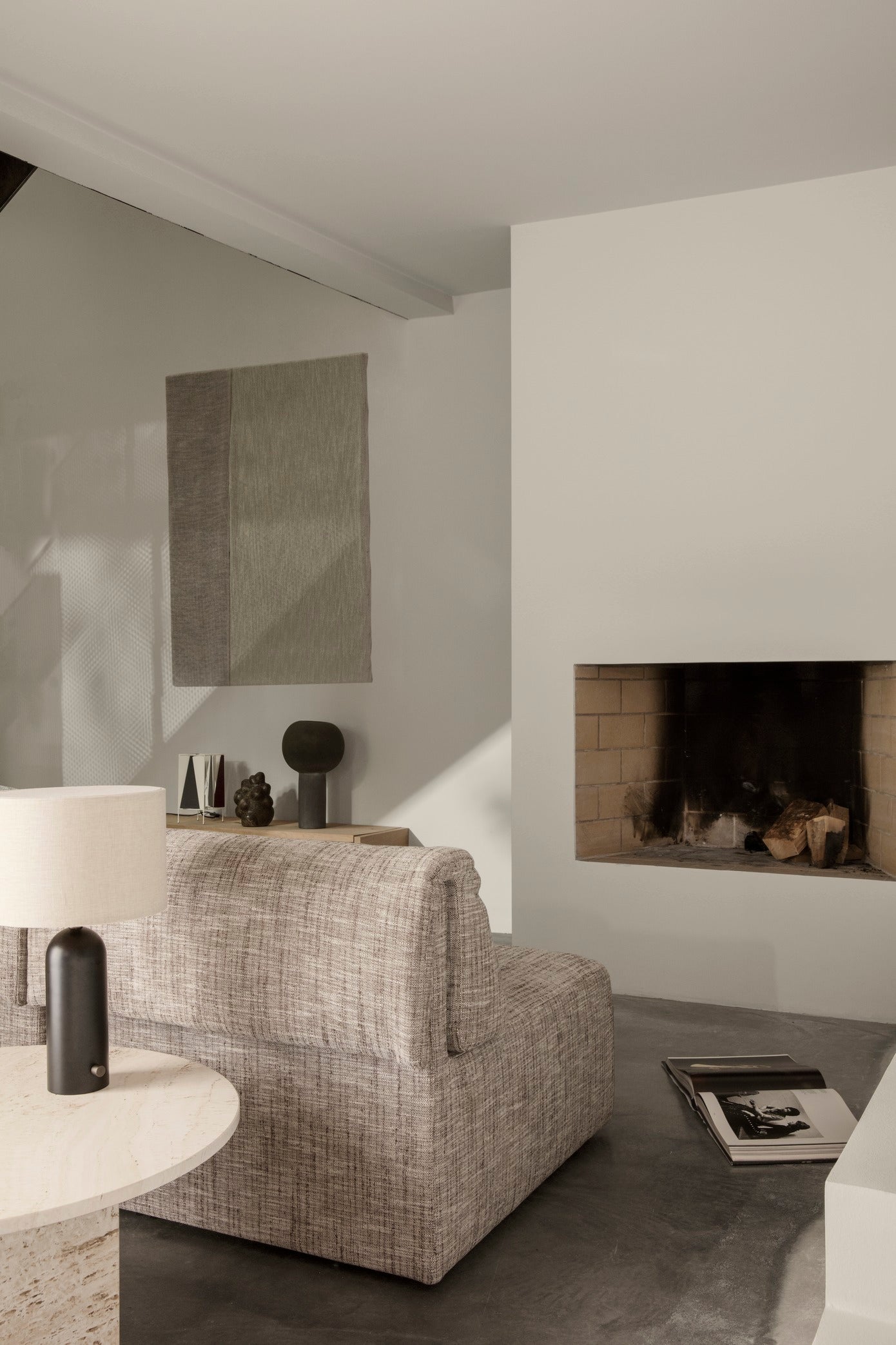 Stolná lampa GRAVITY biely mramor