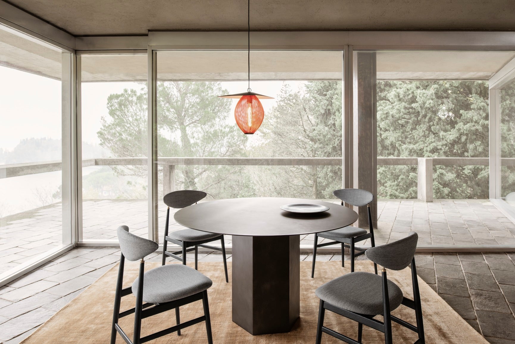 EPIC Round Table Black Steel