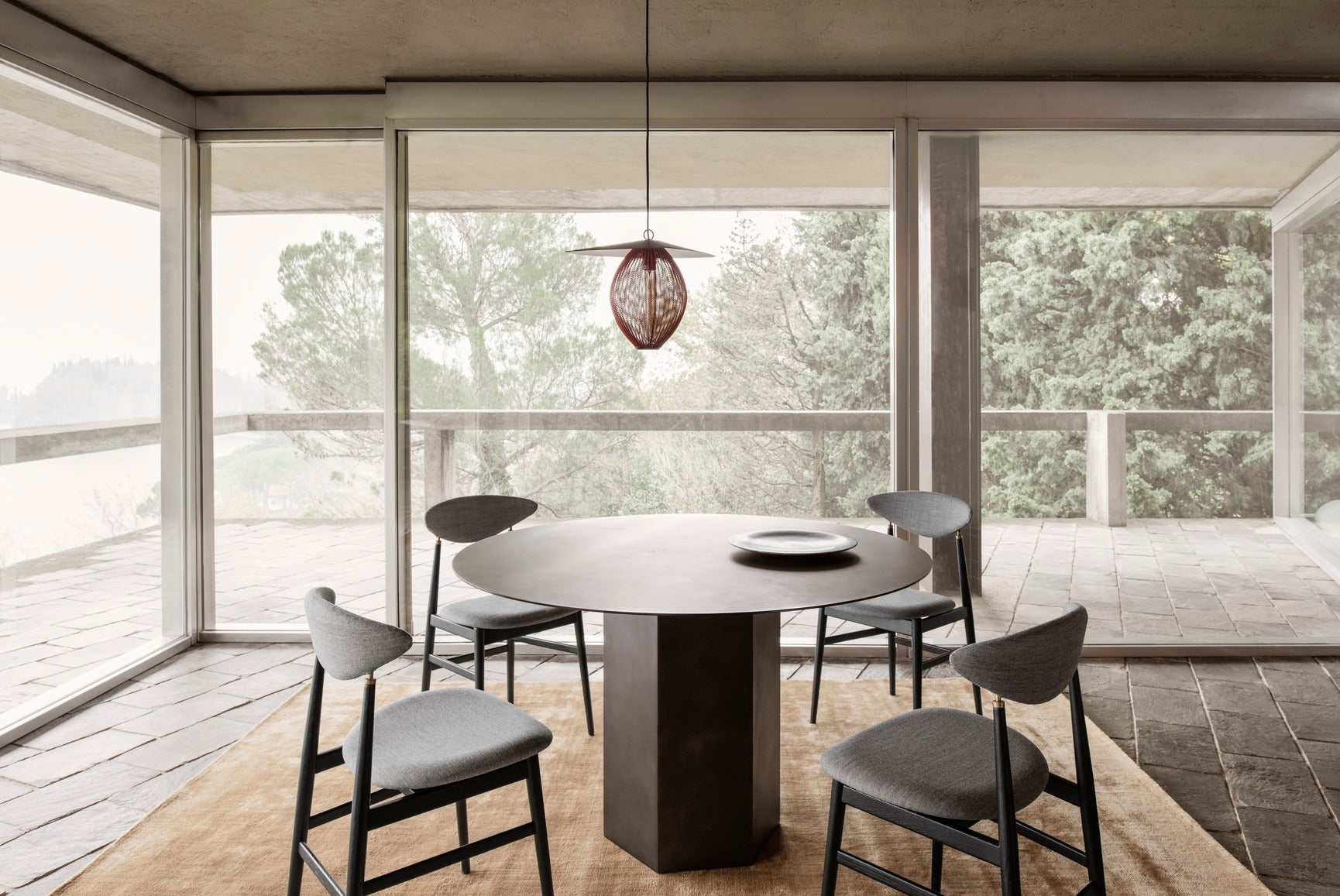 EPIC Round Table Black Steel