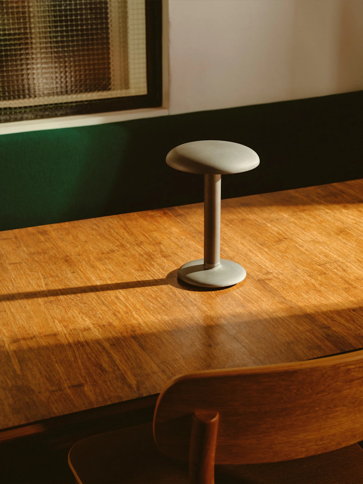 Prenosná lampa GUSTAVE HOSPITALITY svetlosivá