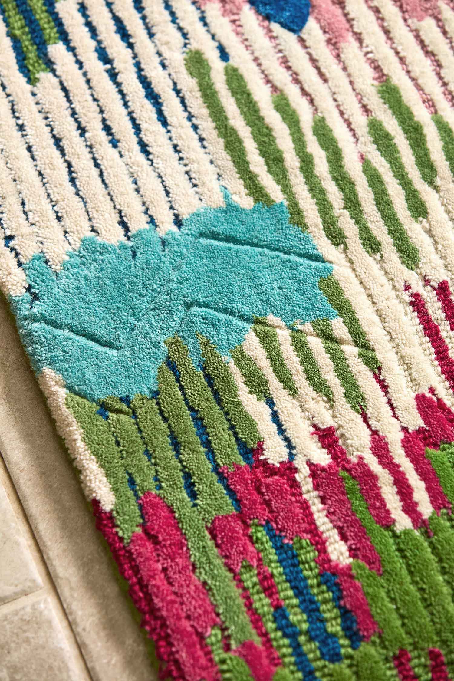 Wilderness peridot emerald rug green and pink