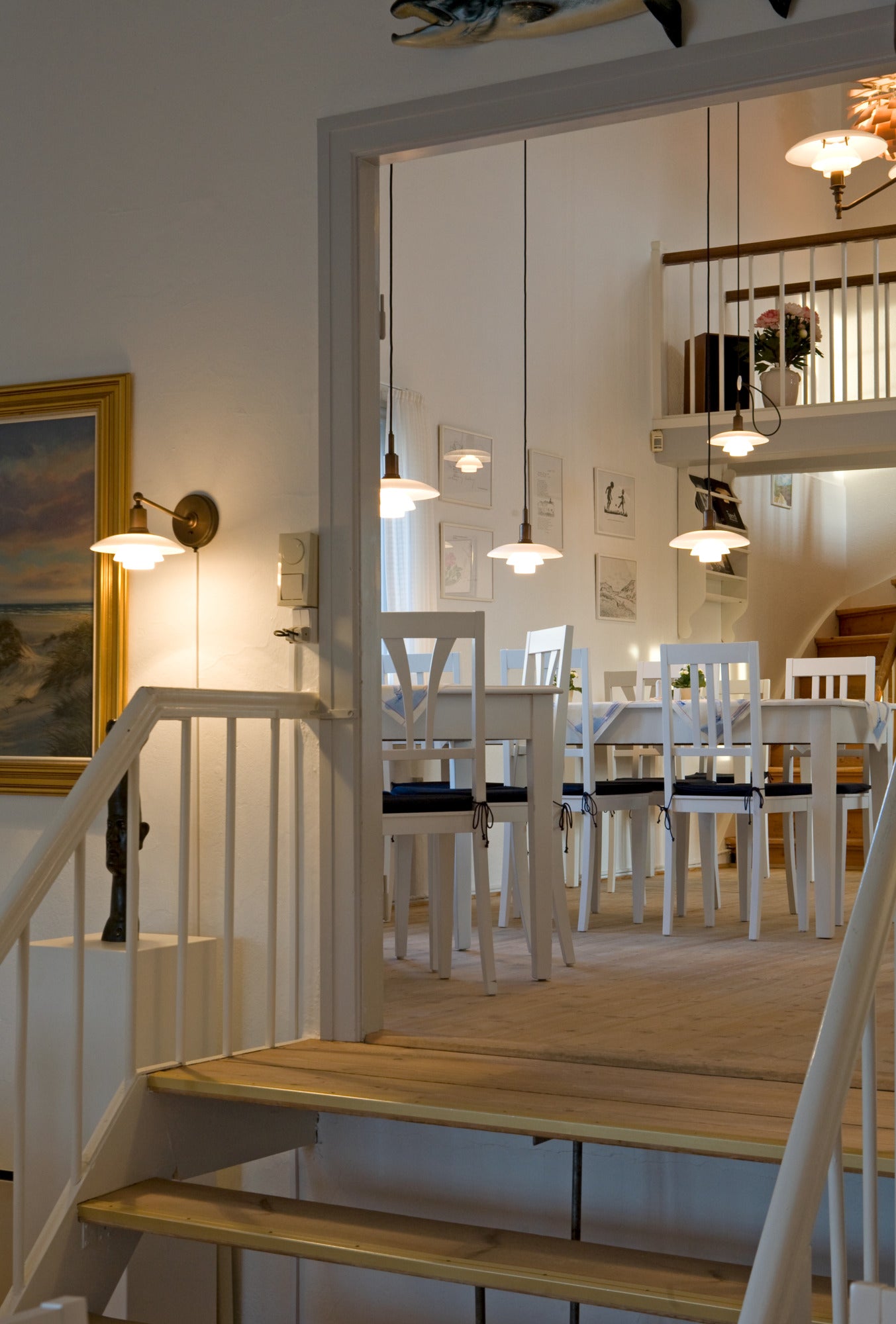 PH 2/1 Wall Lamp white with chrome base